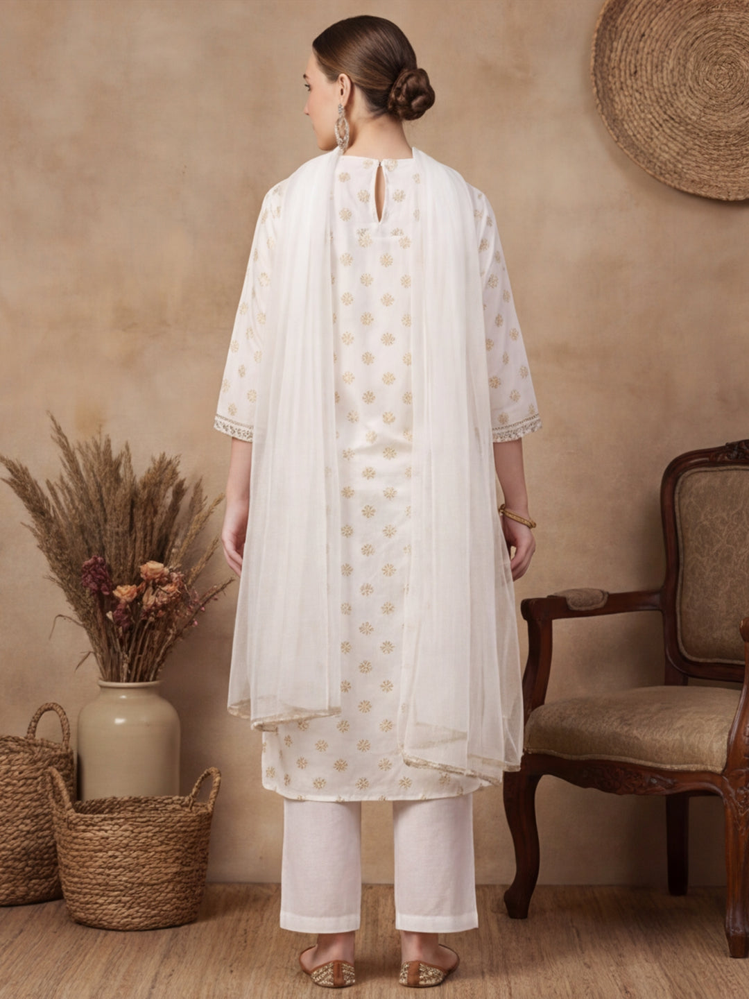 Ethnic Motifs Embroidered Straight Kurta & Trousers Sets