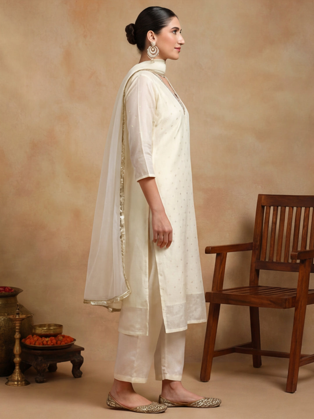 Ethnic Motifs Yoke Design Straight Kurta & Trousers Sets