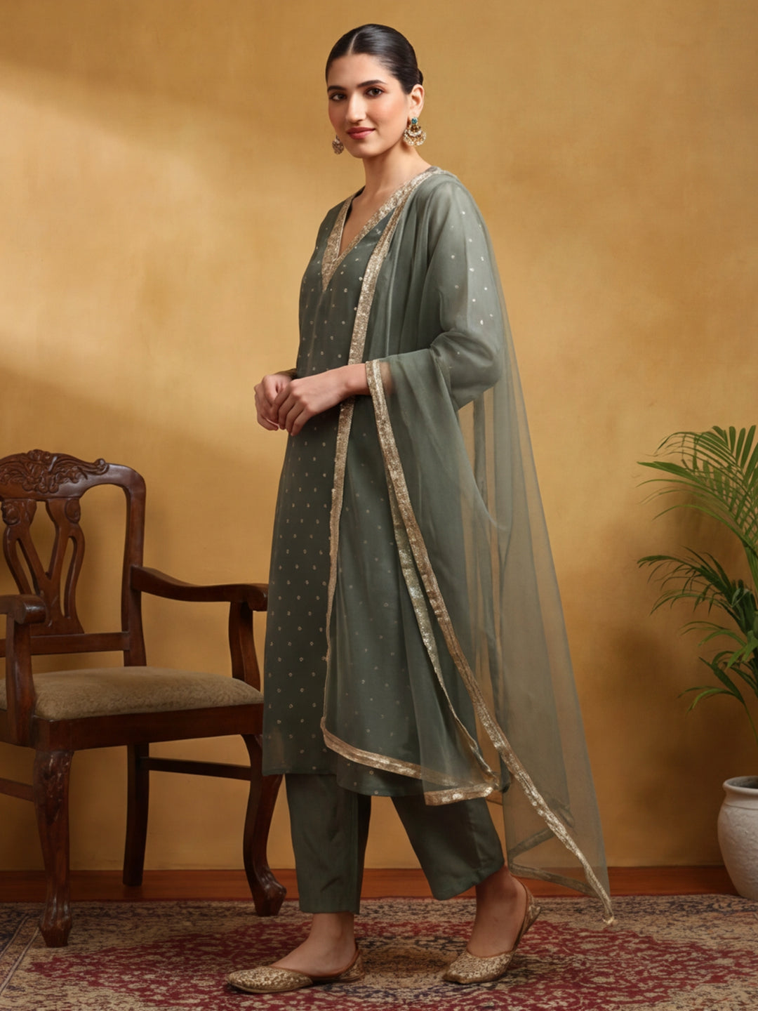 Ethnic Motifs Yoke Design Straight Kurta & Trousers Sets