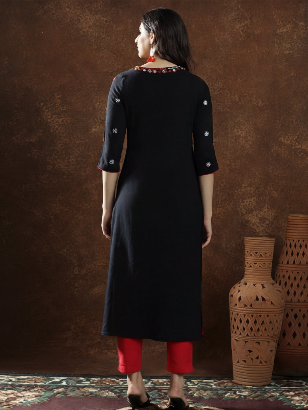 Floral Embroidered Straight Kurta