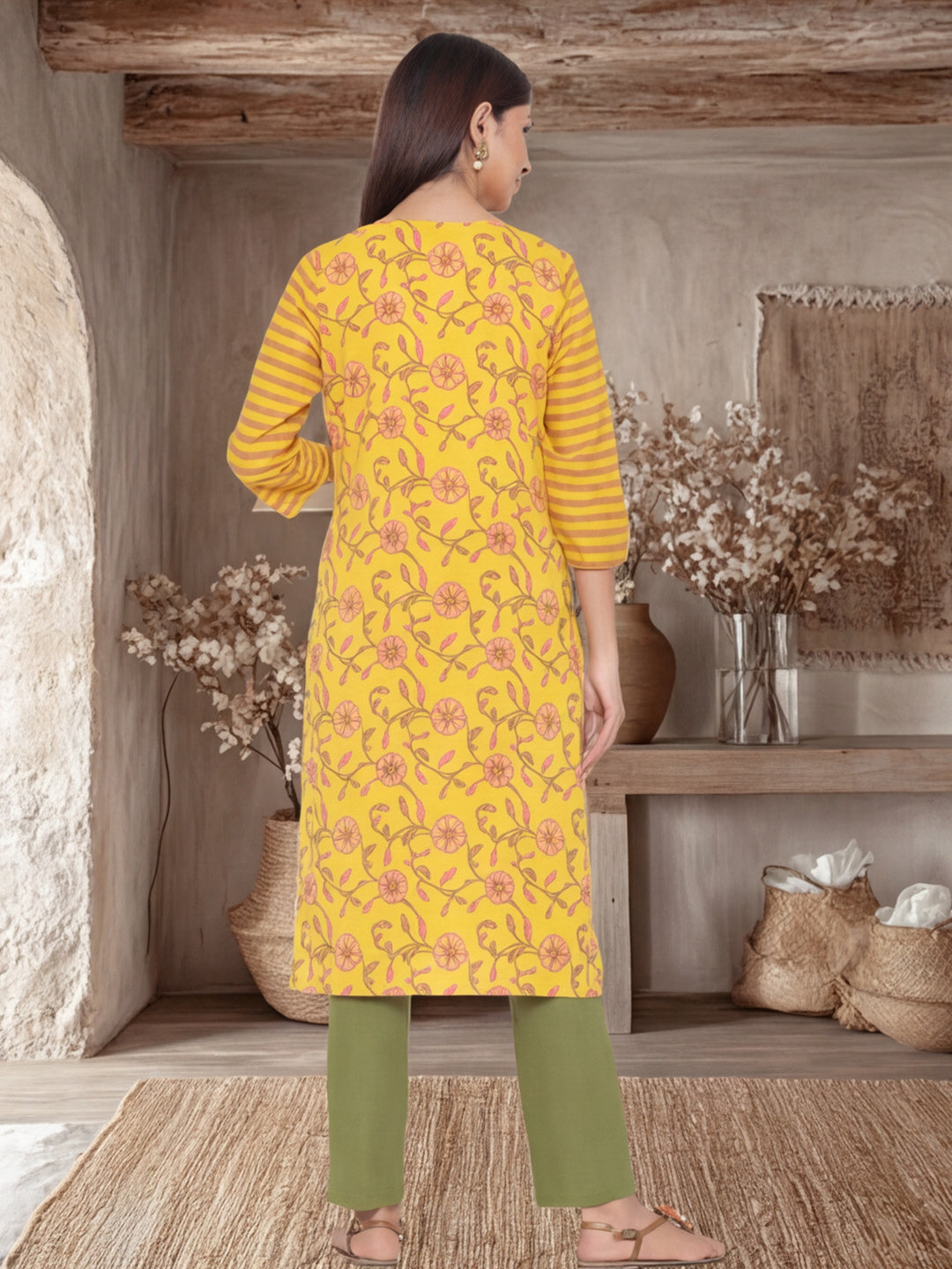 Women Yellow & Pink Printed Straight Kurta