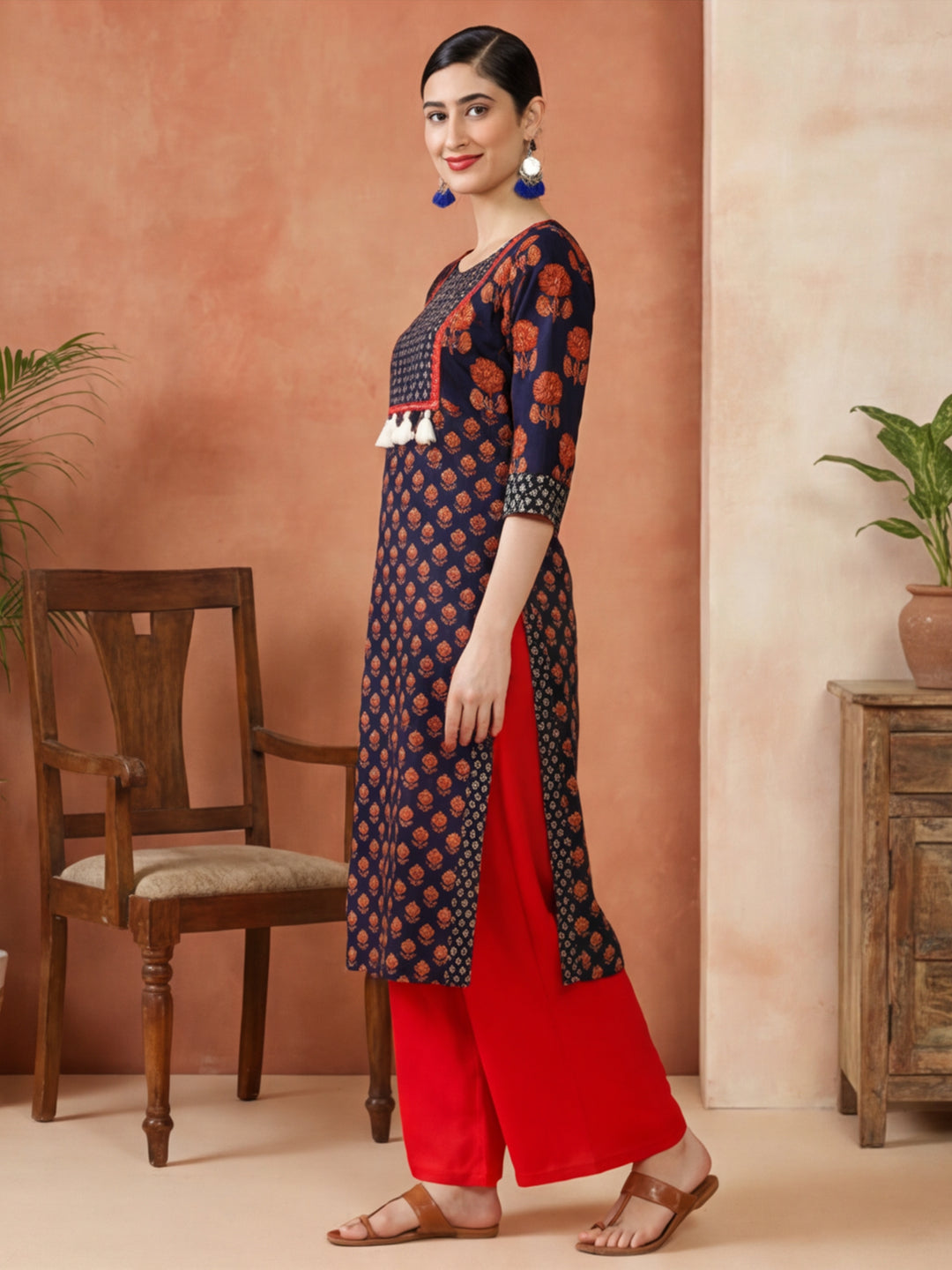 Women Navy Blue Printed Straight Kurta With Thread Work