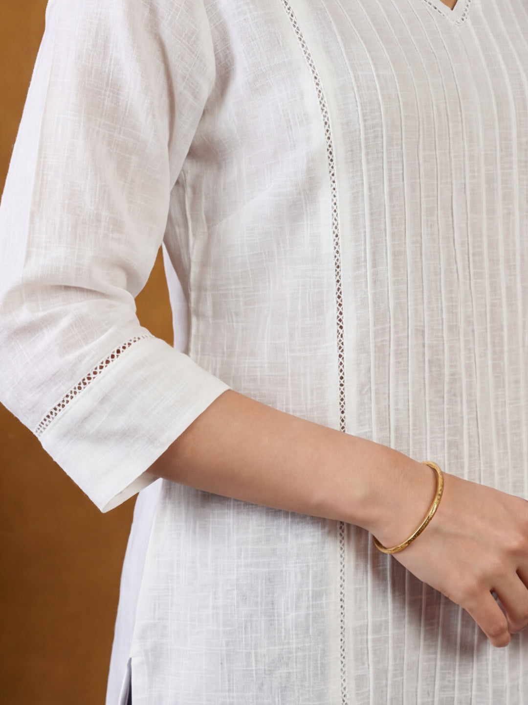 Women White Cotton Pin Tucks Straight Kurta