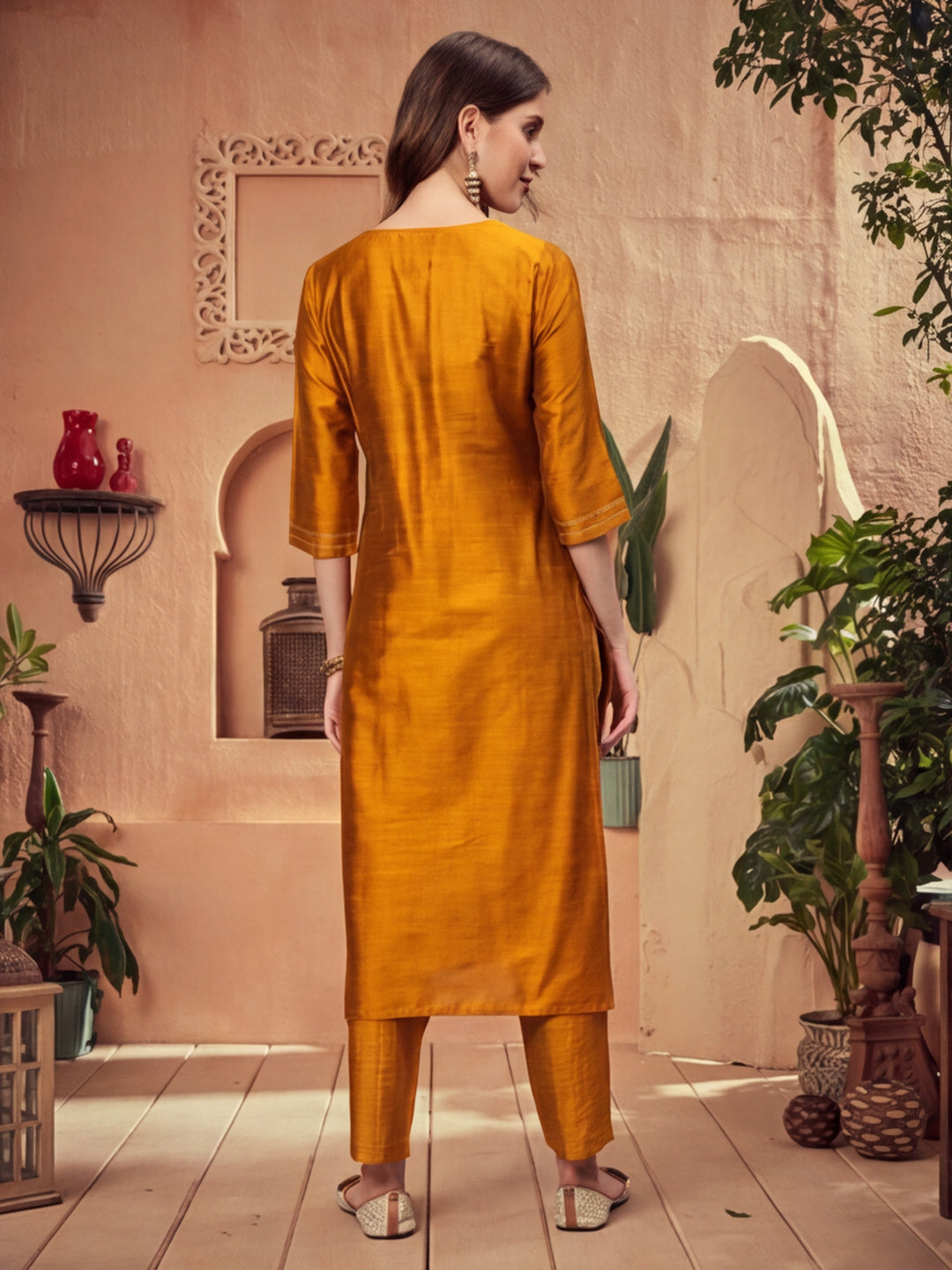 Women Kurta Trouser Set