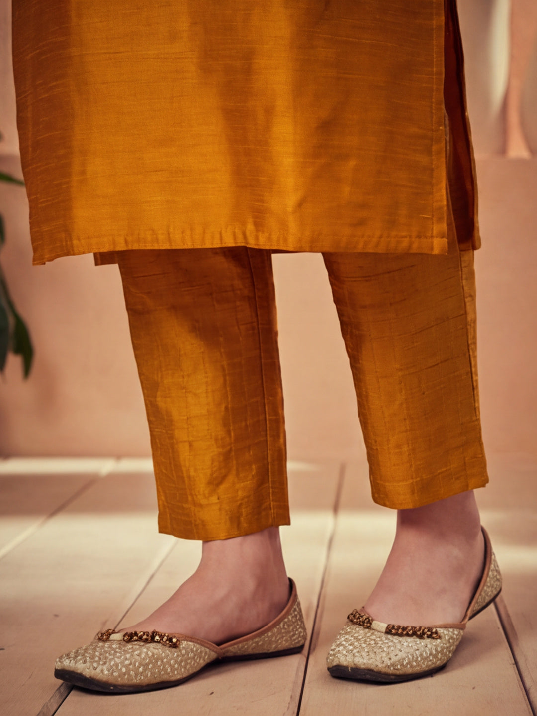Women Kurta Trouser Set