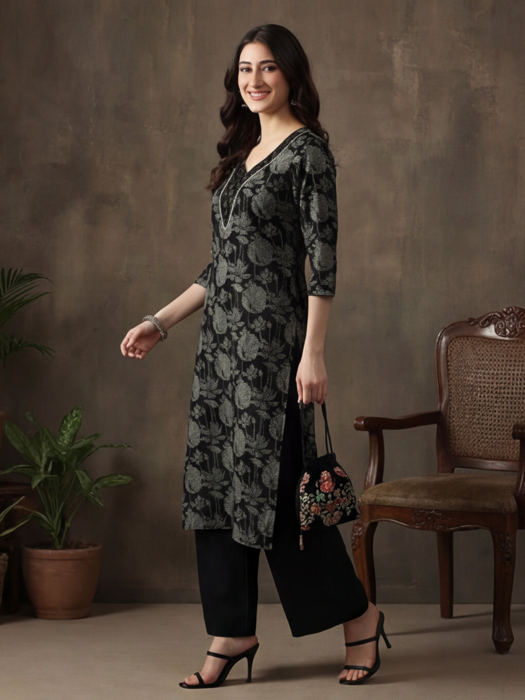 Floral Embroidered Straight Pure Cotton Kurta