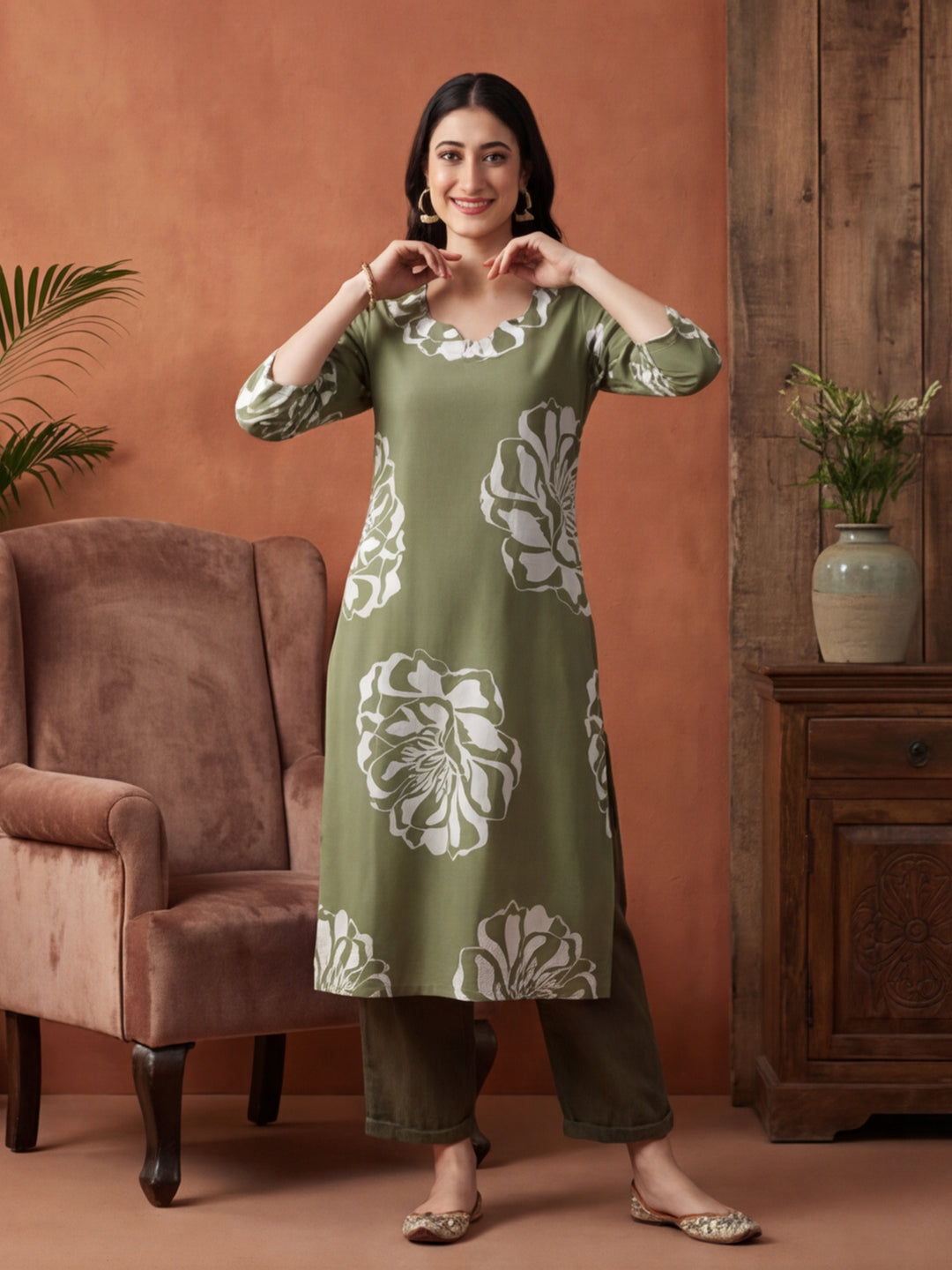 Floral Embroidered Straight Pure Cotton Kurta