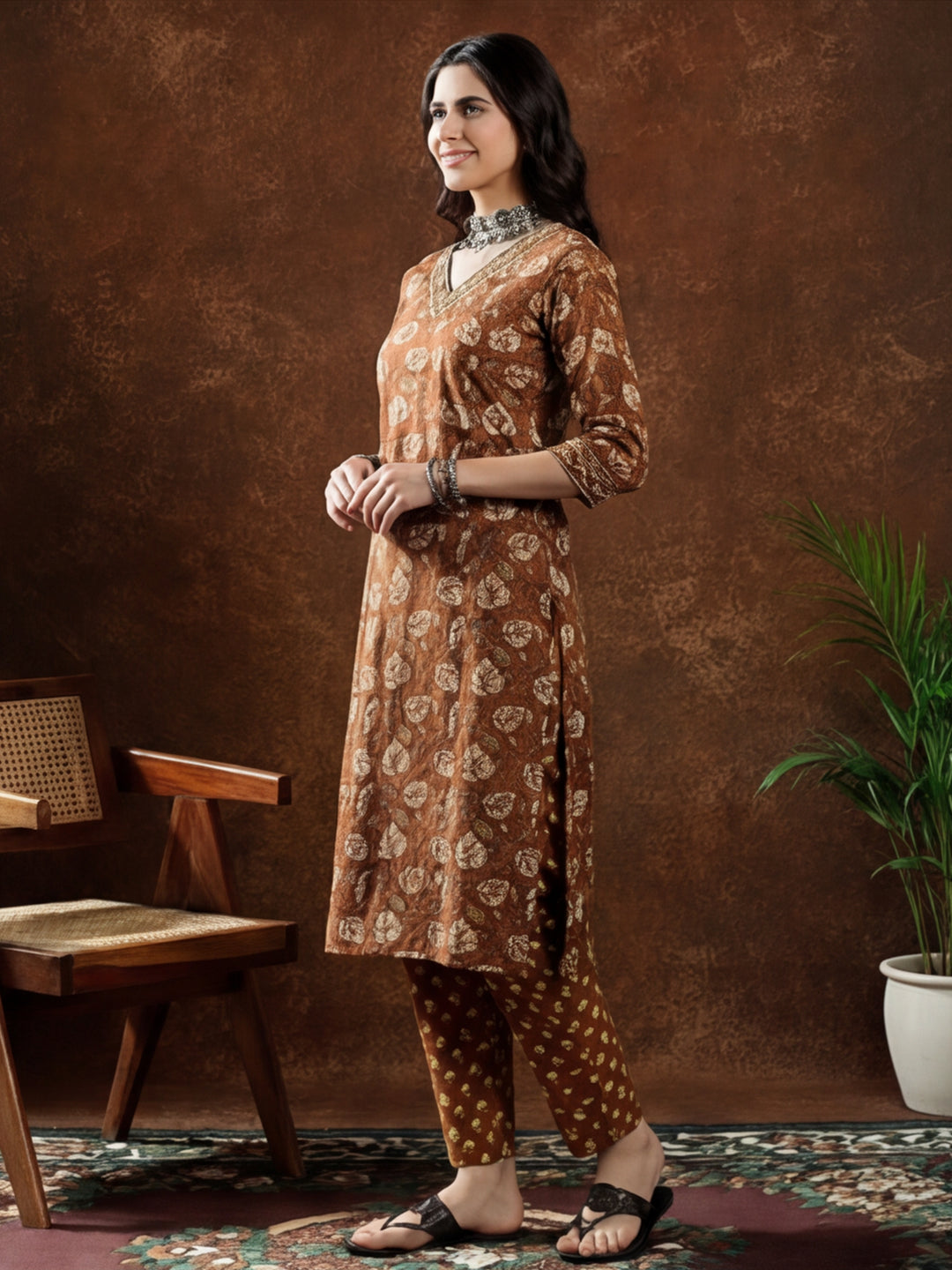 Floral Embroidered Straight Kurta & Trousers Sets