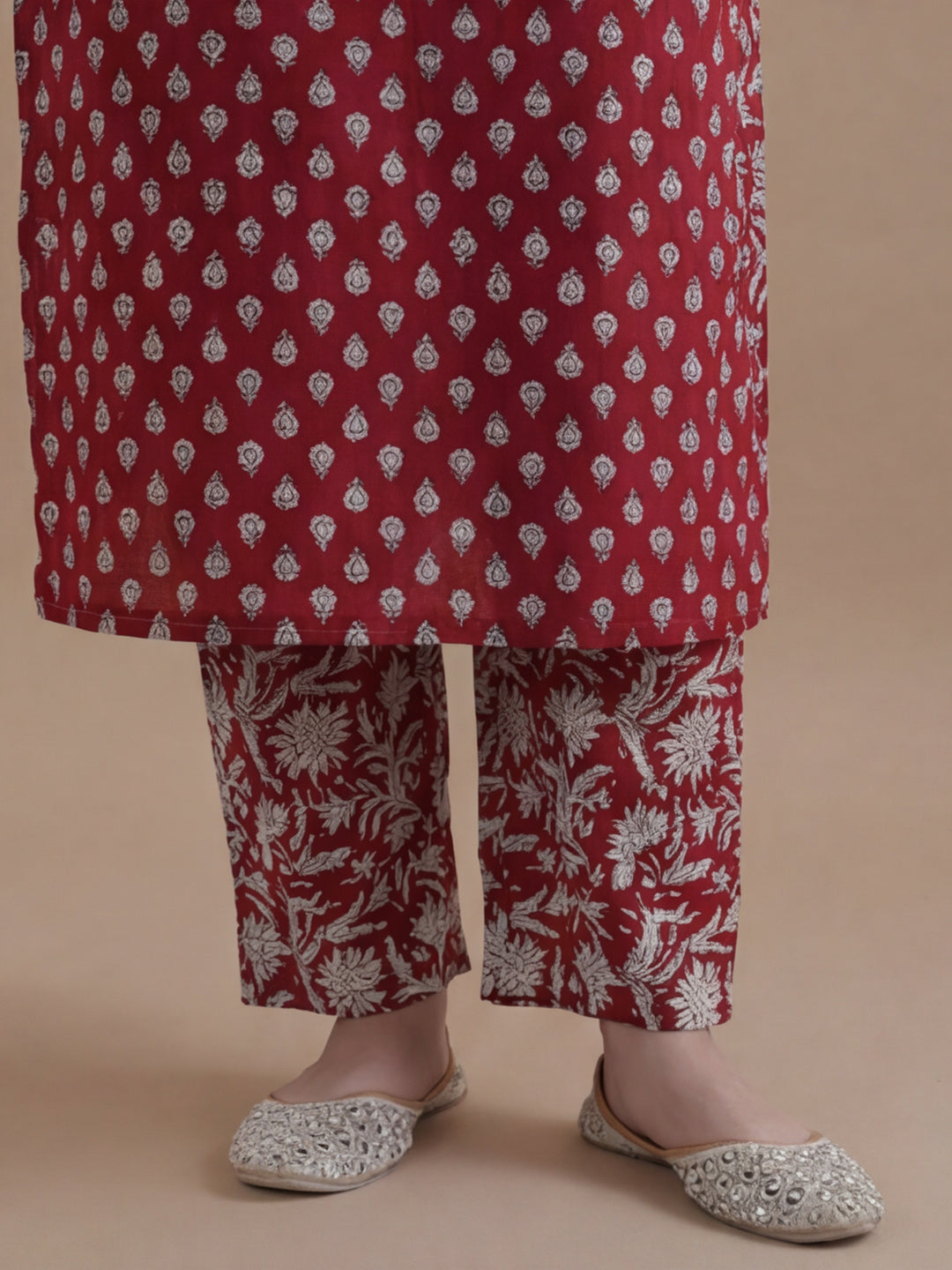 Floral Printed Pure Cotton Kurta With Pant & Chiffon Dupatta
