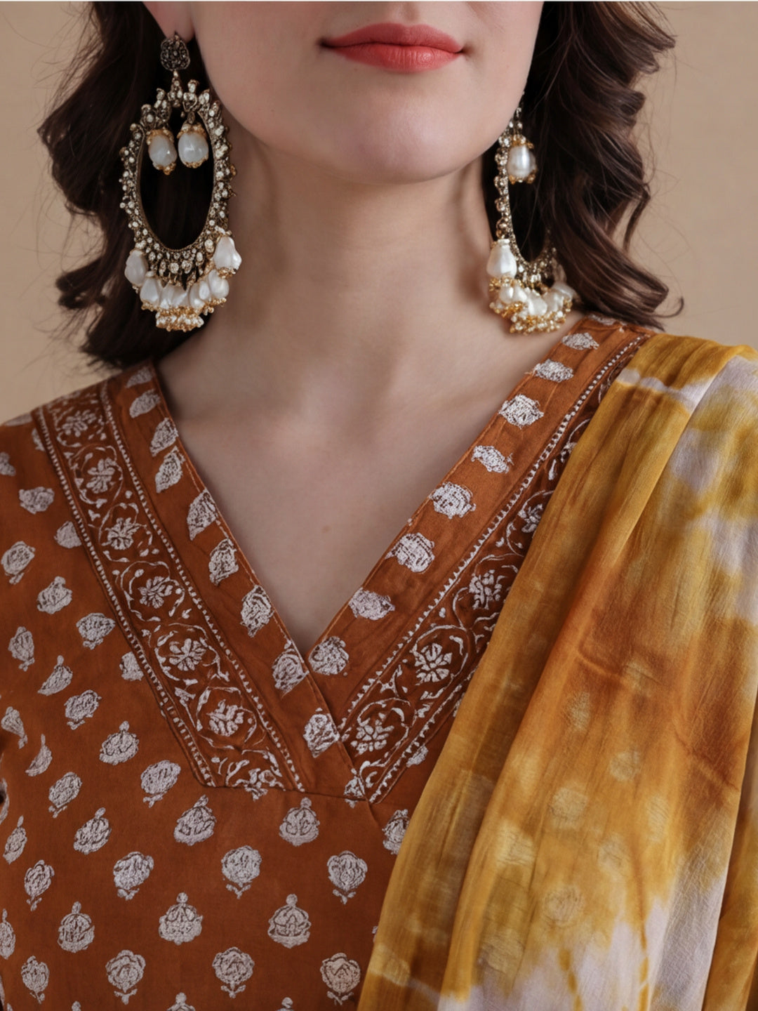 Floral Printed Thread Work Pure Cotton Kurta With Pant & Chiffon Dupatta