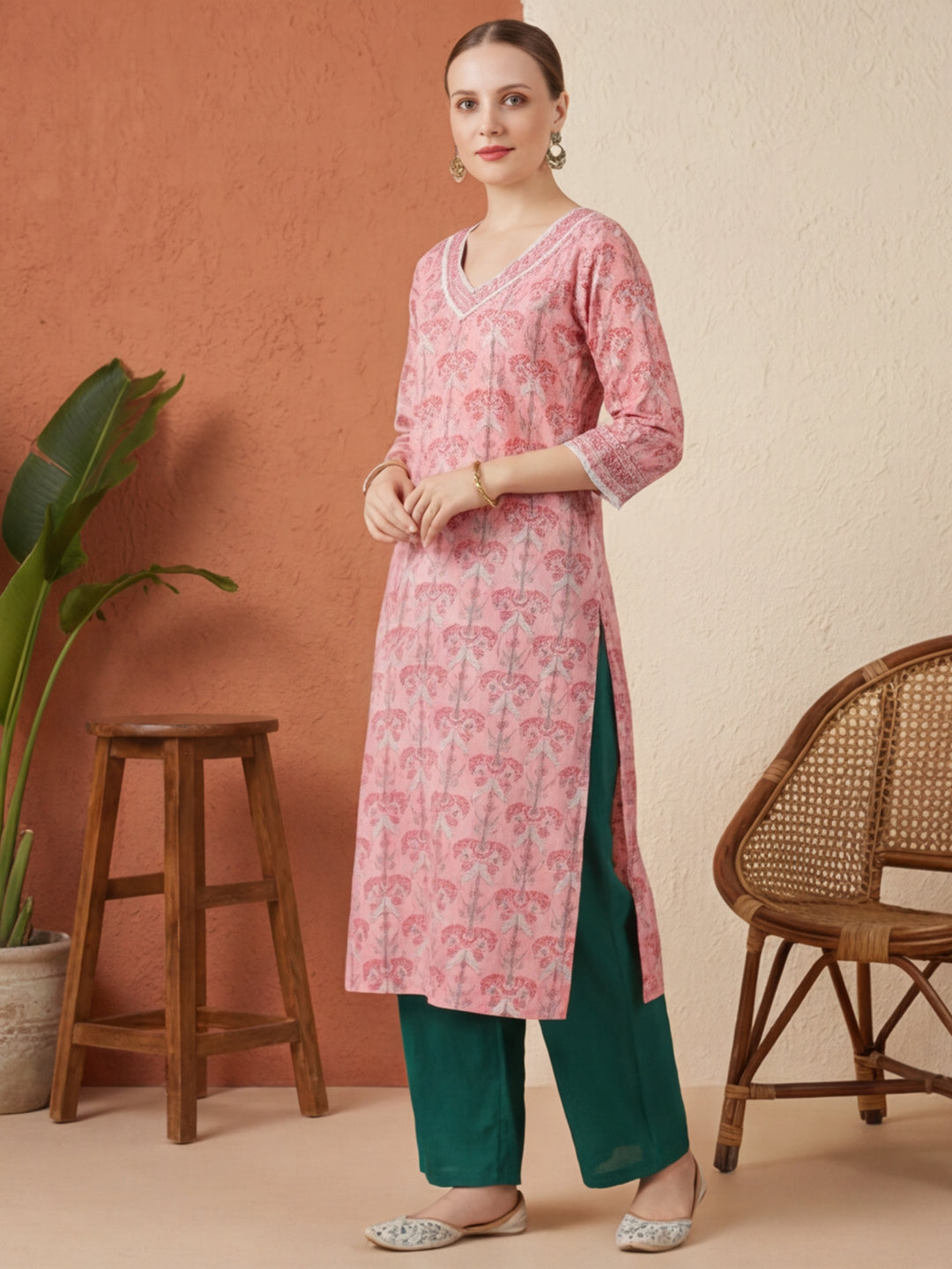 Ethnic Motifs Printed Straight Kurta & Trousers Sets