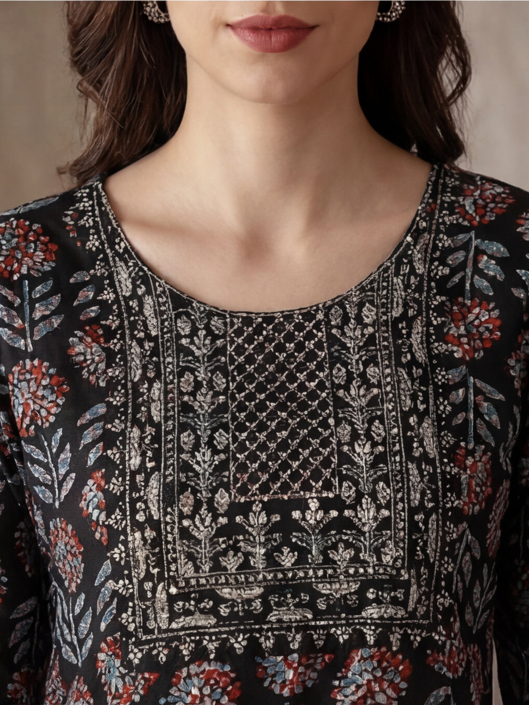 Floral Embroidered Straight Kurta