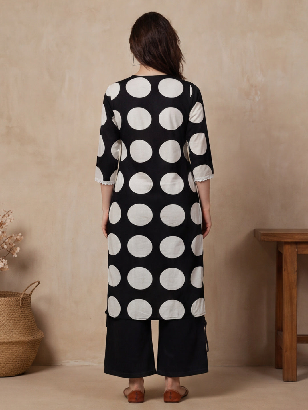 Polka Dots Printed Straight Kurta