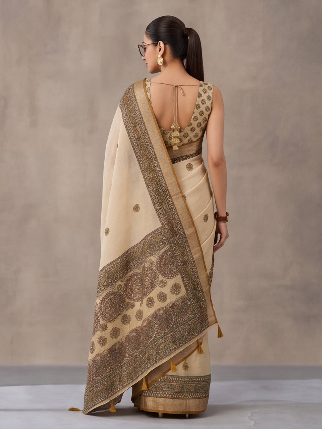 Jaipur Kurti Women Beige Digital Printed Saree With Tasselled Border