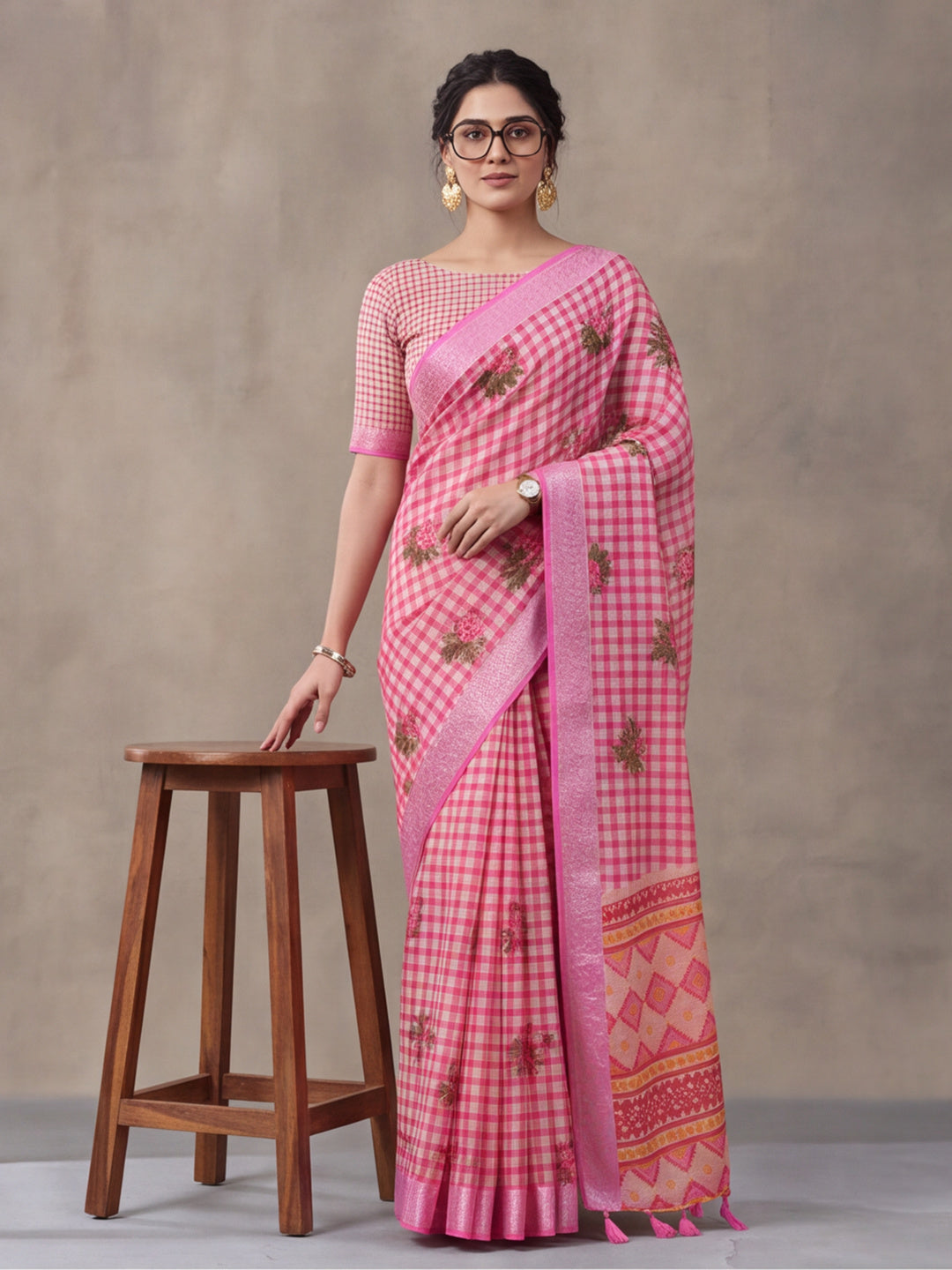 Jaipur Kurti Women Baby Pink Digital Printed Saree With Tasselled Border