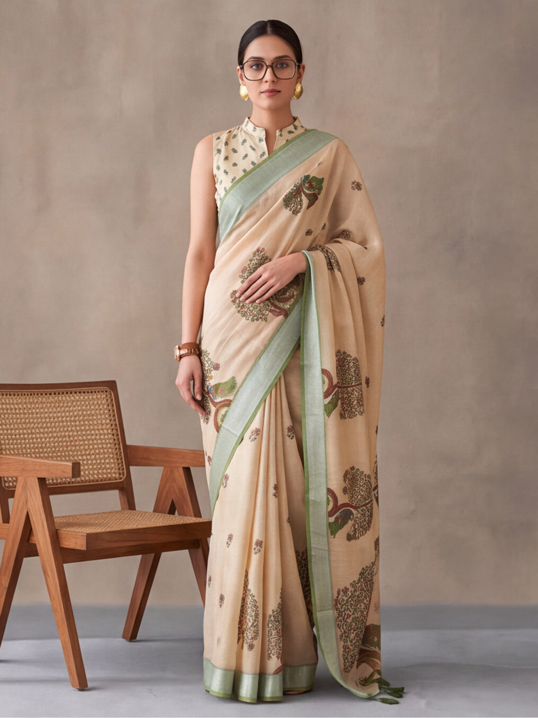 Jaipur Kurti Women Beige Digital Printed Saree With Tasselled Border