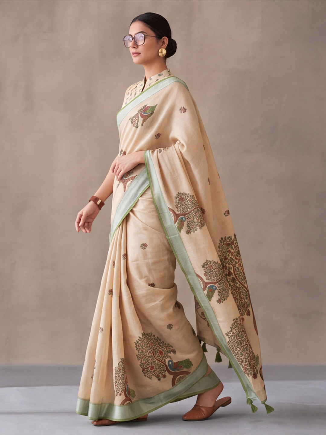 Jaipur Kurti Women Beige Digital Printed Saree With Tasselled Border