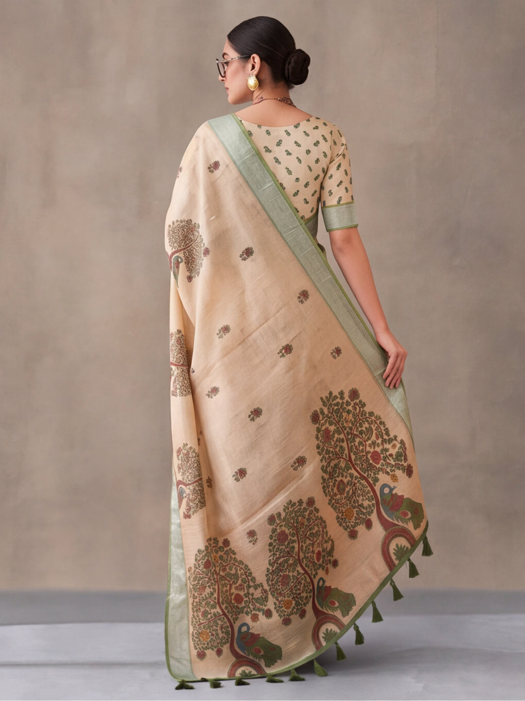 Jaipur Kurti Women Beige Digital Printed Saree With Tasselled Border