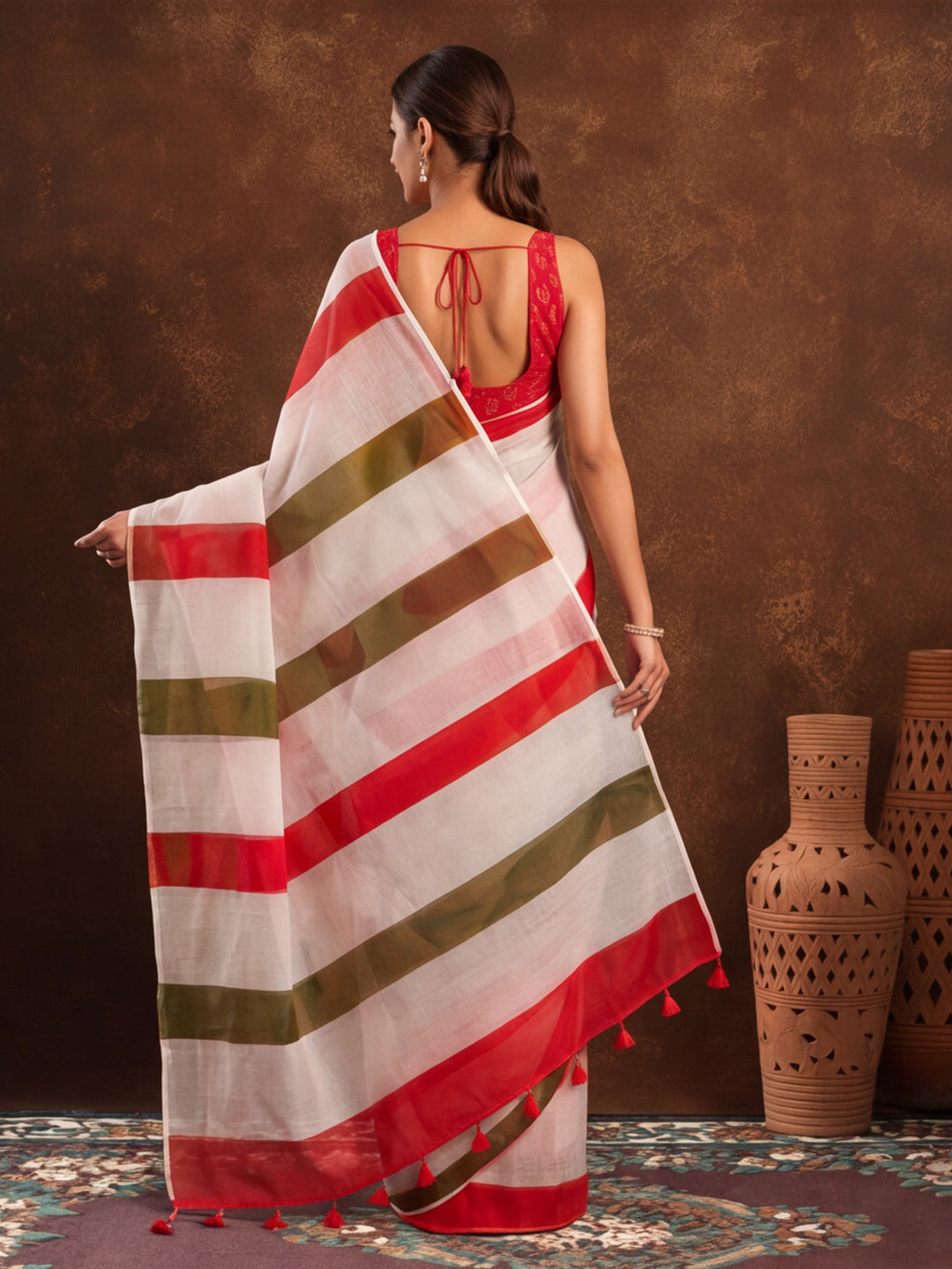 Jaipur Kurti Women Multi Digital Printed Saree With Tasselled Border