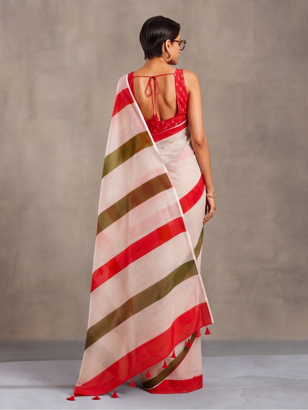Jaipur Kurti Women Multi Digital Printed Saree With Tasselled Border