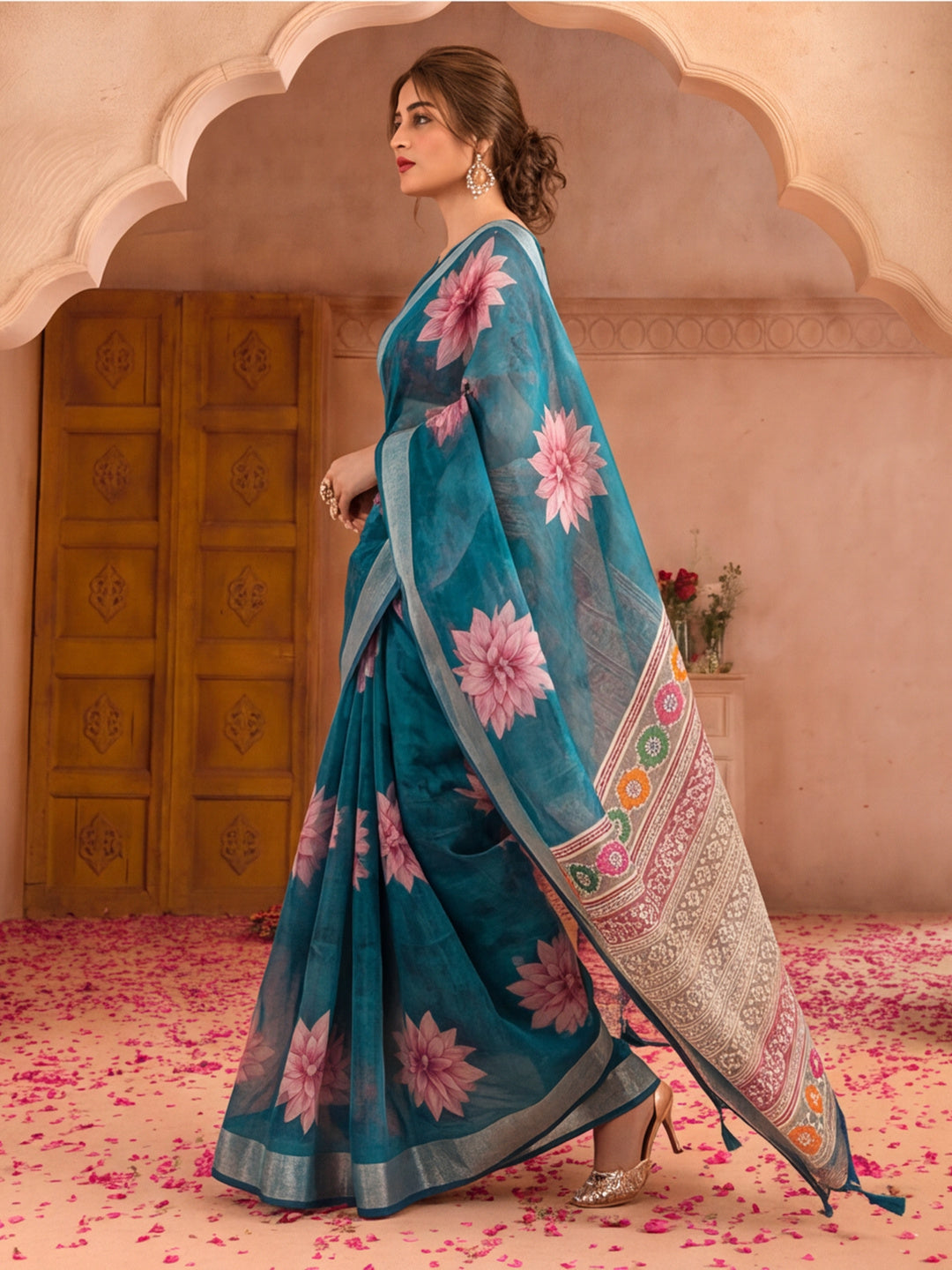 Jaipur Kurti Women Sea Green Digital Printed Saree With Tasselled Border
