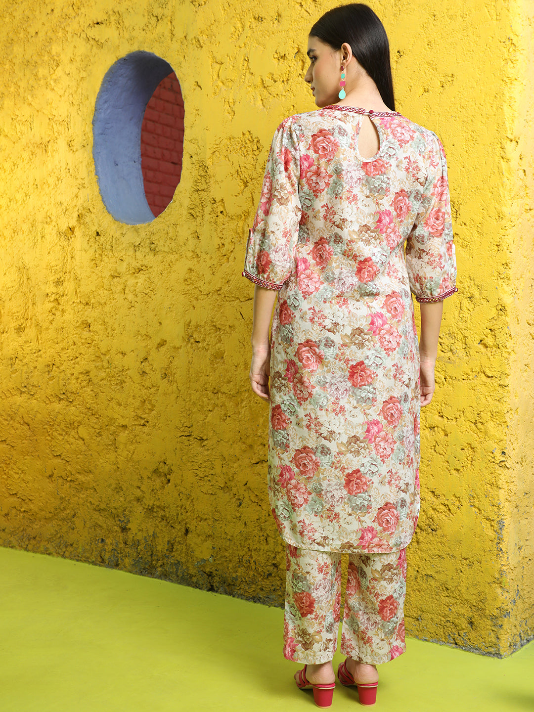 Peach Rose Floral Printed Kurta With Pants