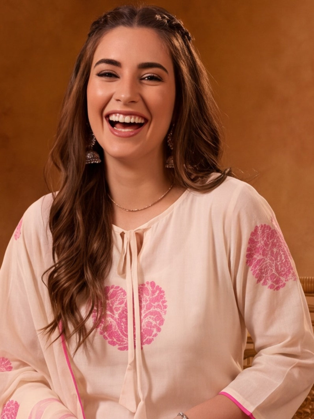 Women Floral Embroidered Off White Straight Kurta Set with Dupatta