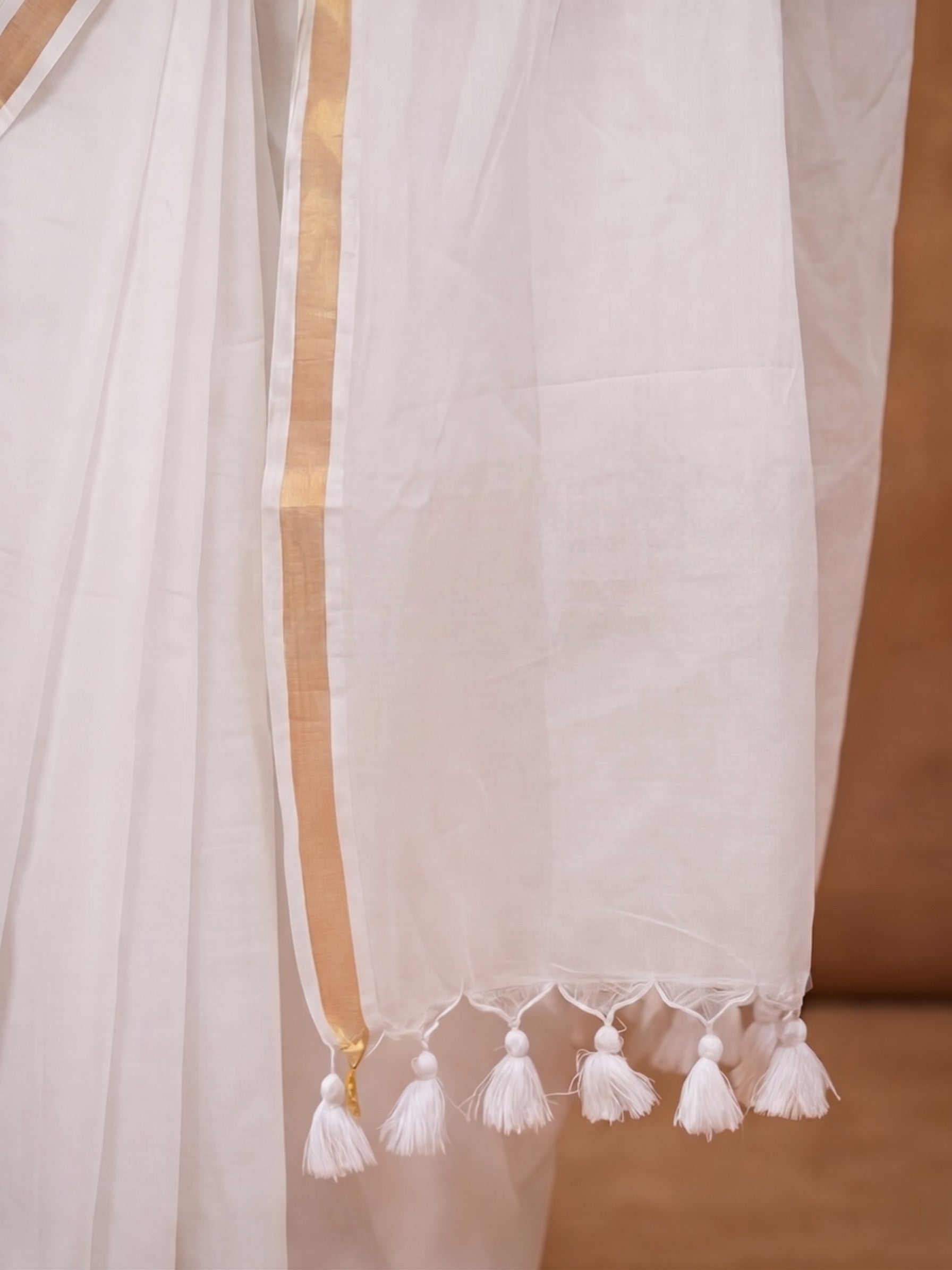 Solid Pure Cotton Saree with Unstiched Blouse