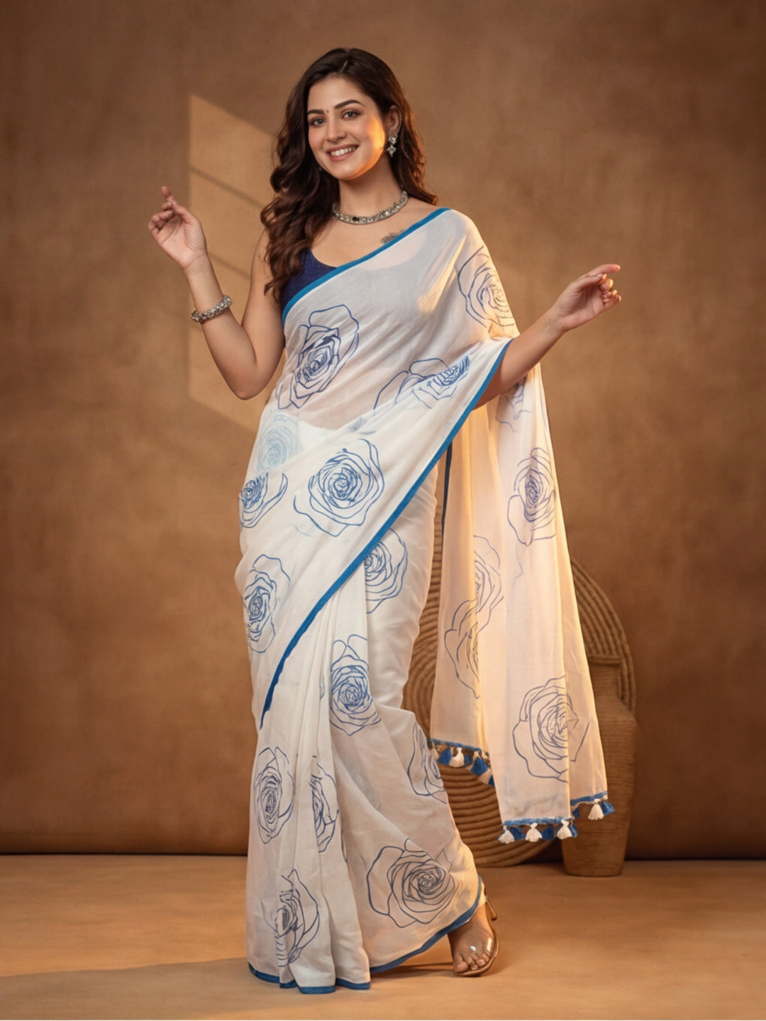 Floral Linen Blend Saree with Unstiched Blouse