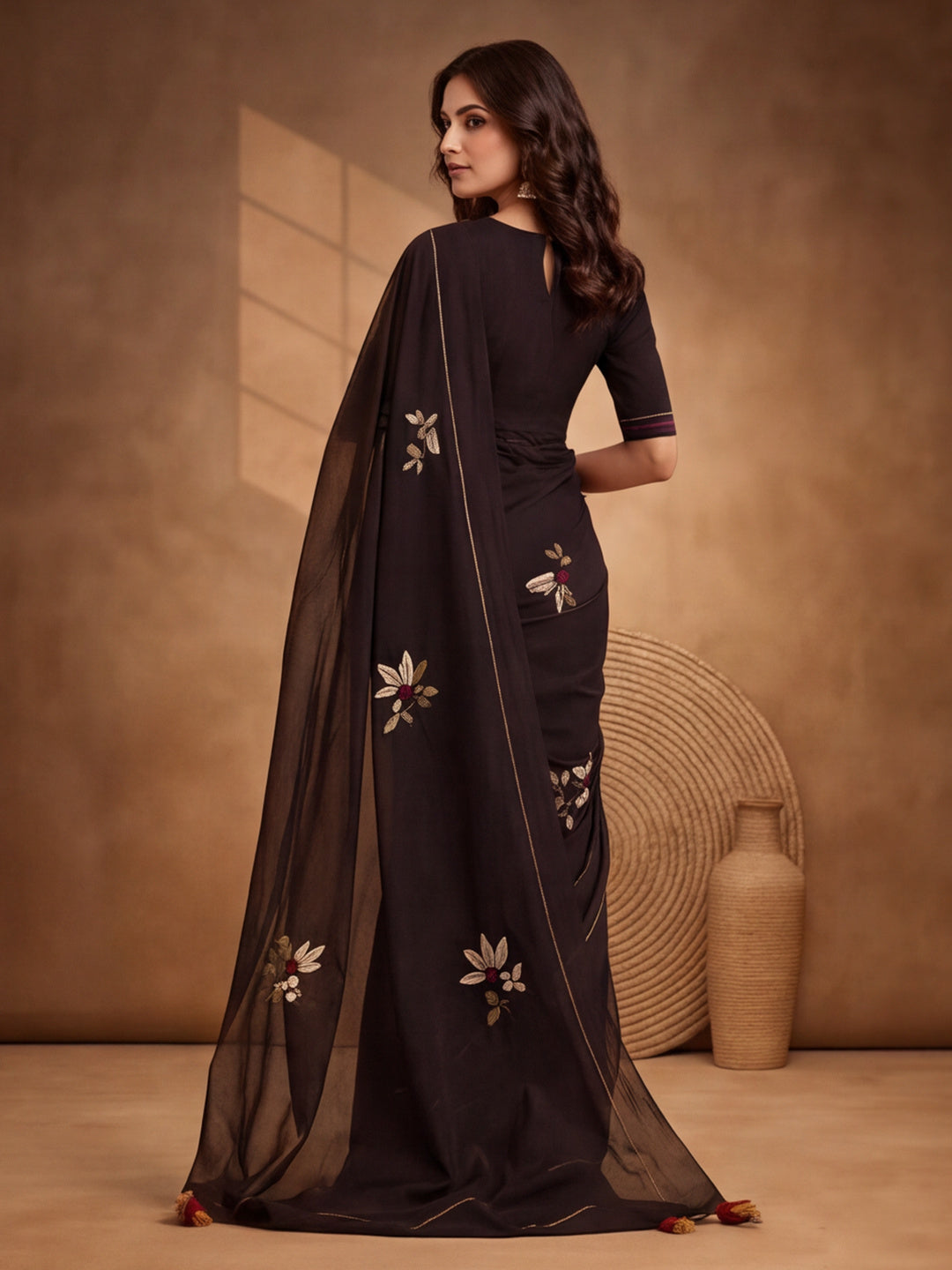 Digitally Printed Abstract & Floral Mul Cotton Saree with Contrast Blouse