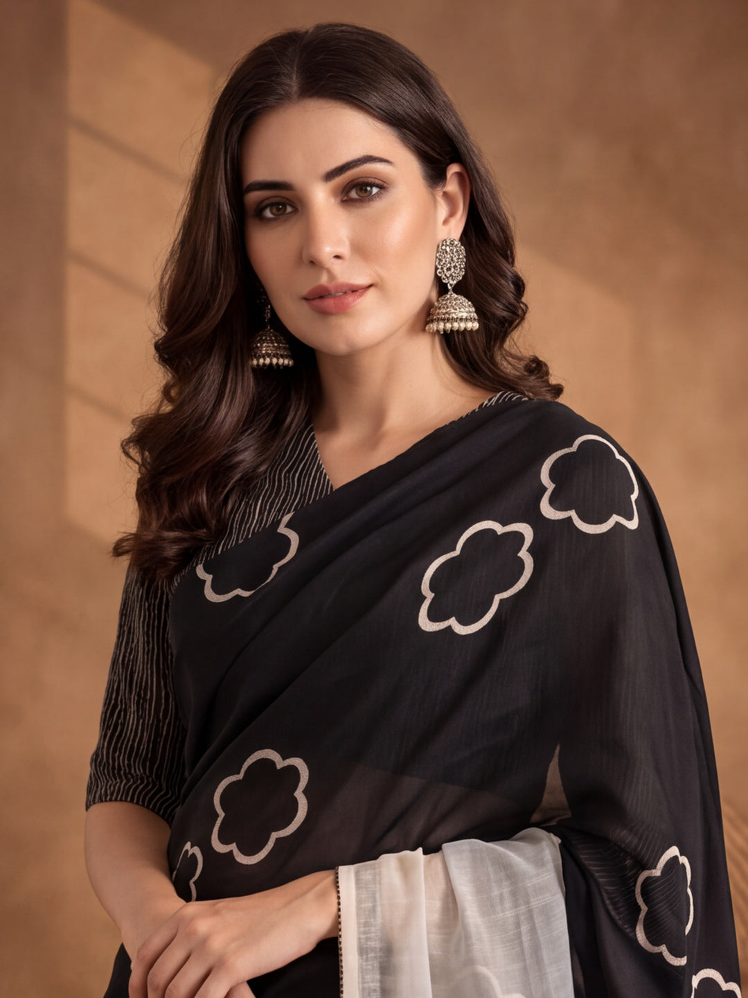 Digitally Printed Abstract & Floral Mul Cotton Saree with Contrast Blouse