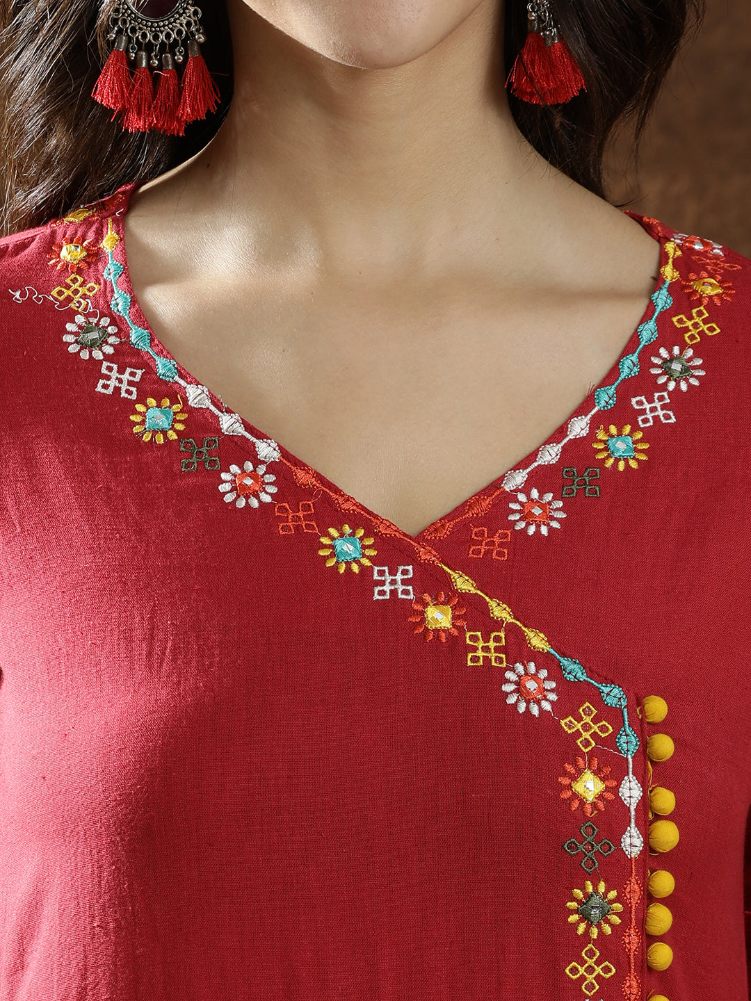 Floral Embroidered Straight Kurta