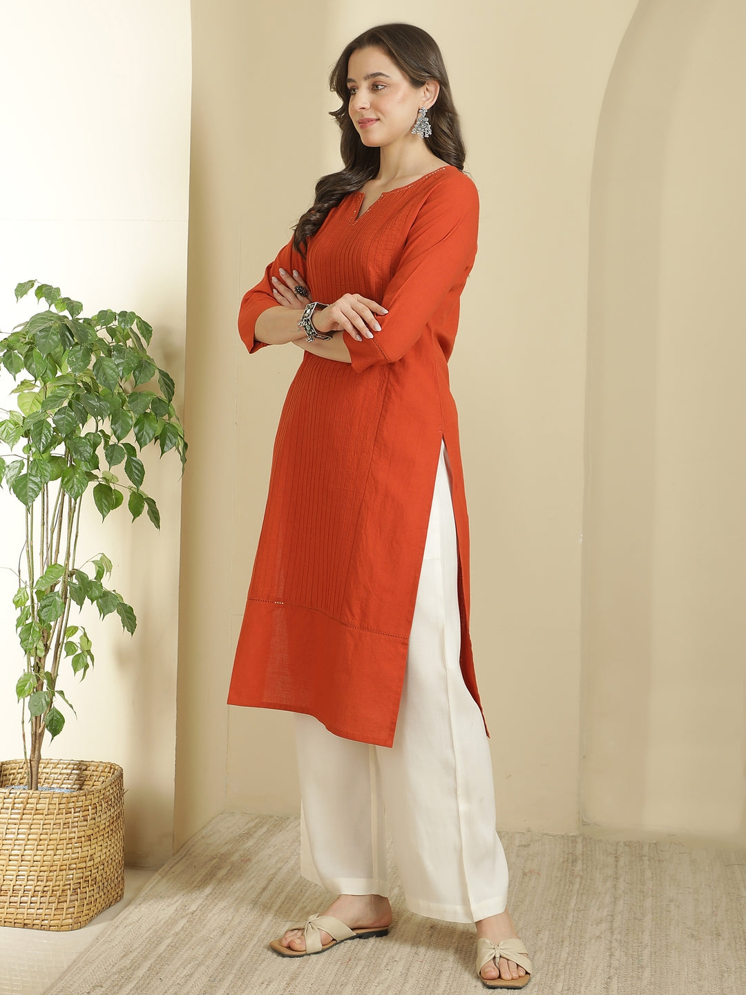 Women Keyhole Solid Staright Three Fourth Sleeve Pure Cotton Kurta