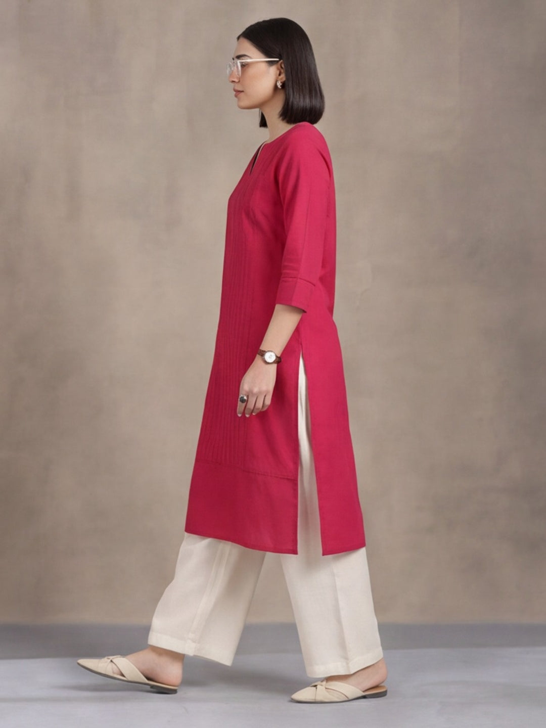 Women Keyhole Solid Staright Three Fourth Sleeve Pure Cotton Kurta