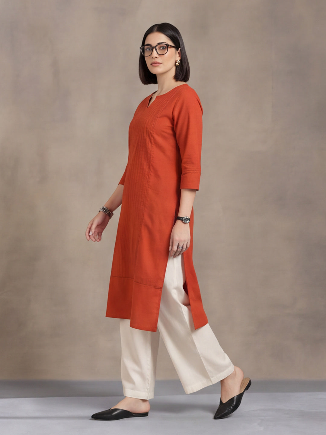 Women Keyhole Solid Staright Three Fourth Sleeve Pure Cotton Kurta