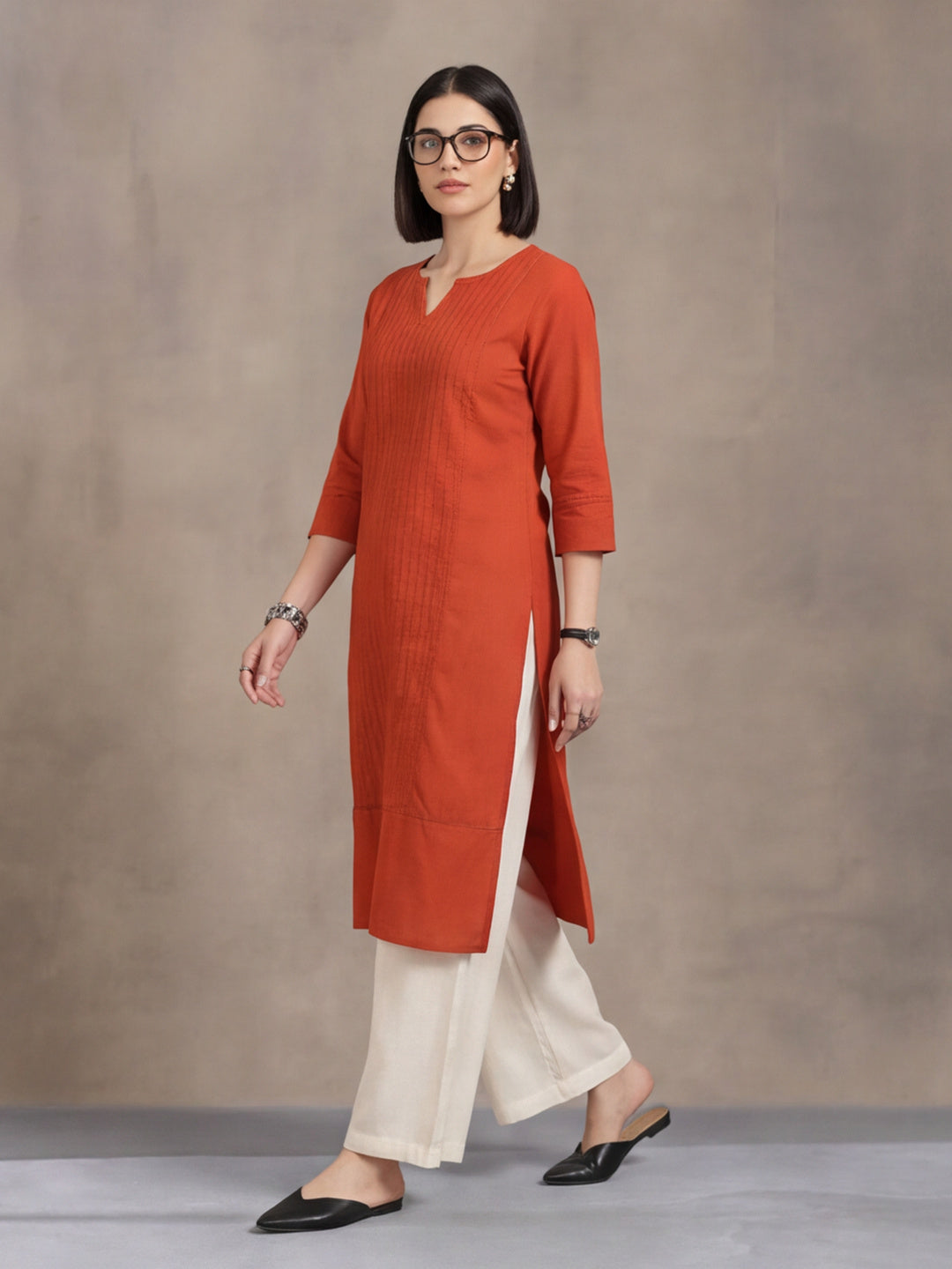 Women Keyhole Solid Staright Three Fourth Sleeve Pure Cotton Kurta