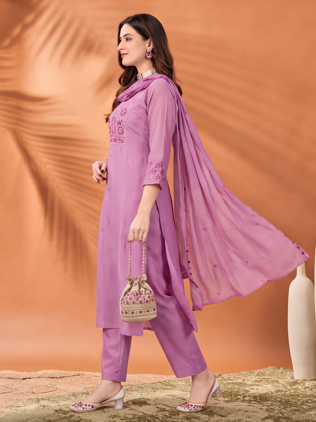 Women's Lavender Embroidered Kurta Set with Dupatta | Mul Cotton Festive Ethnic Wear