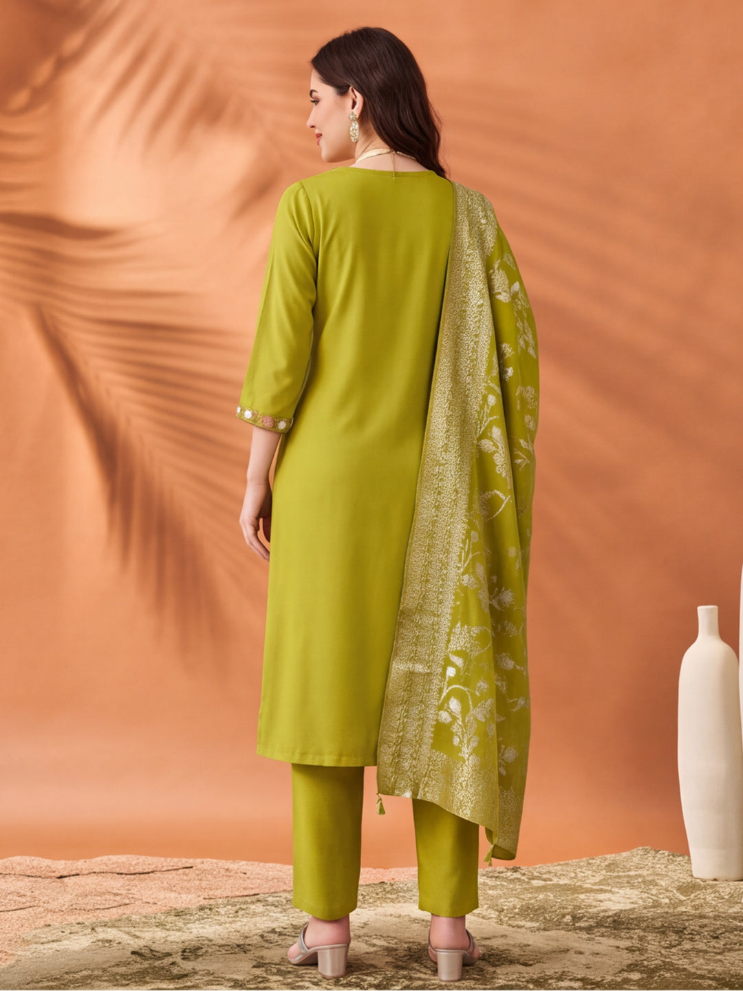 Women's Green Embroidered Kurta Set with Jacquard Dupatta | Mul Cotton Festive Ethnic Wear