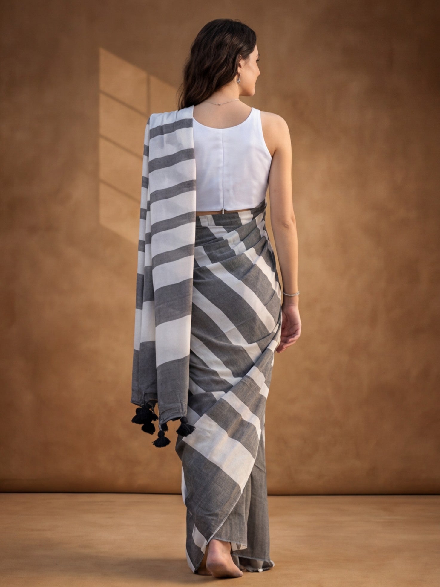 Striped Pure Linen Saree with Unstiched Blouse