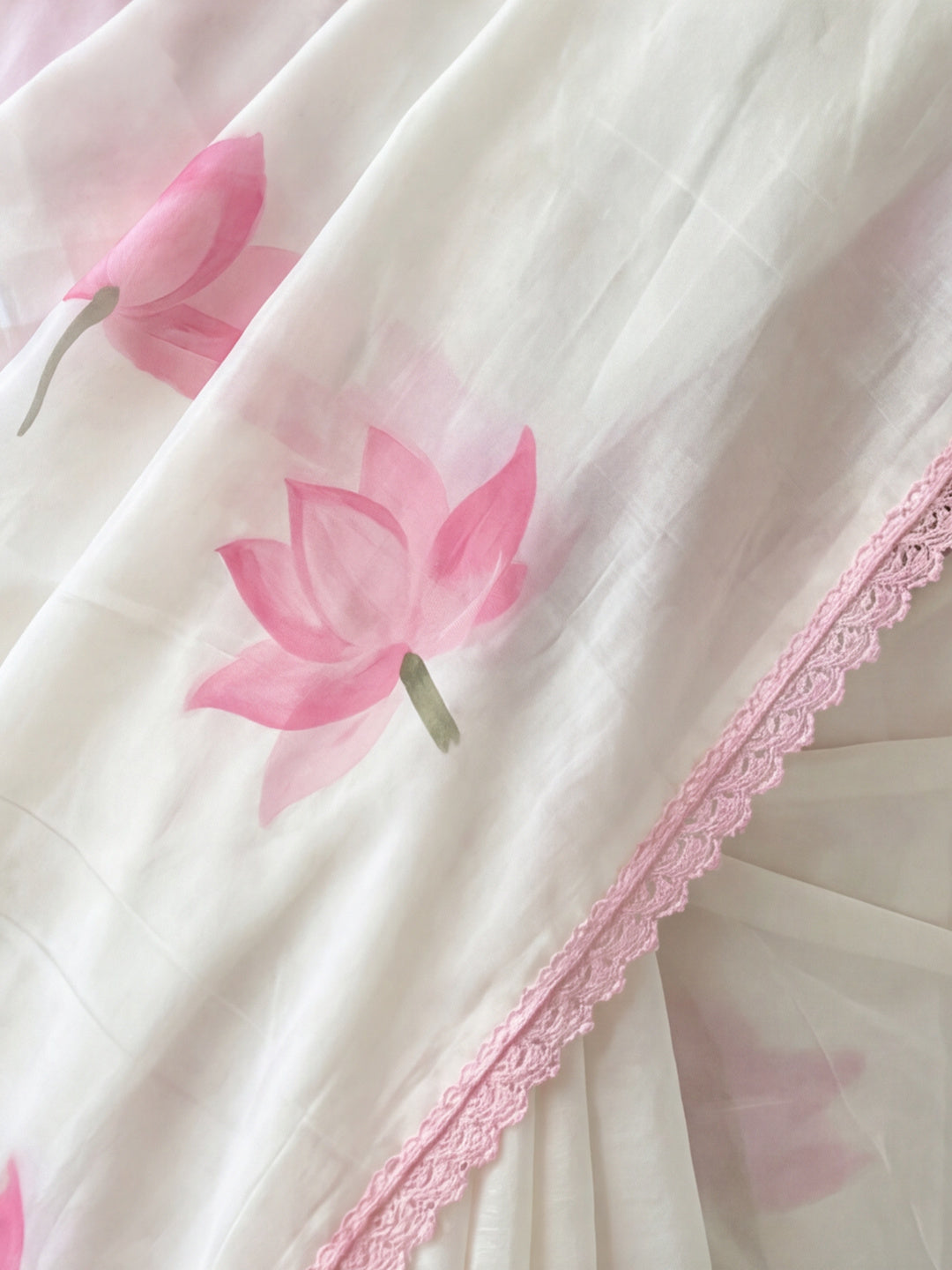Floral Linen Blend Saree with Unstiched Blouse