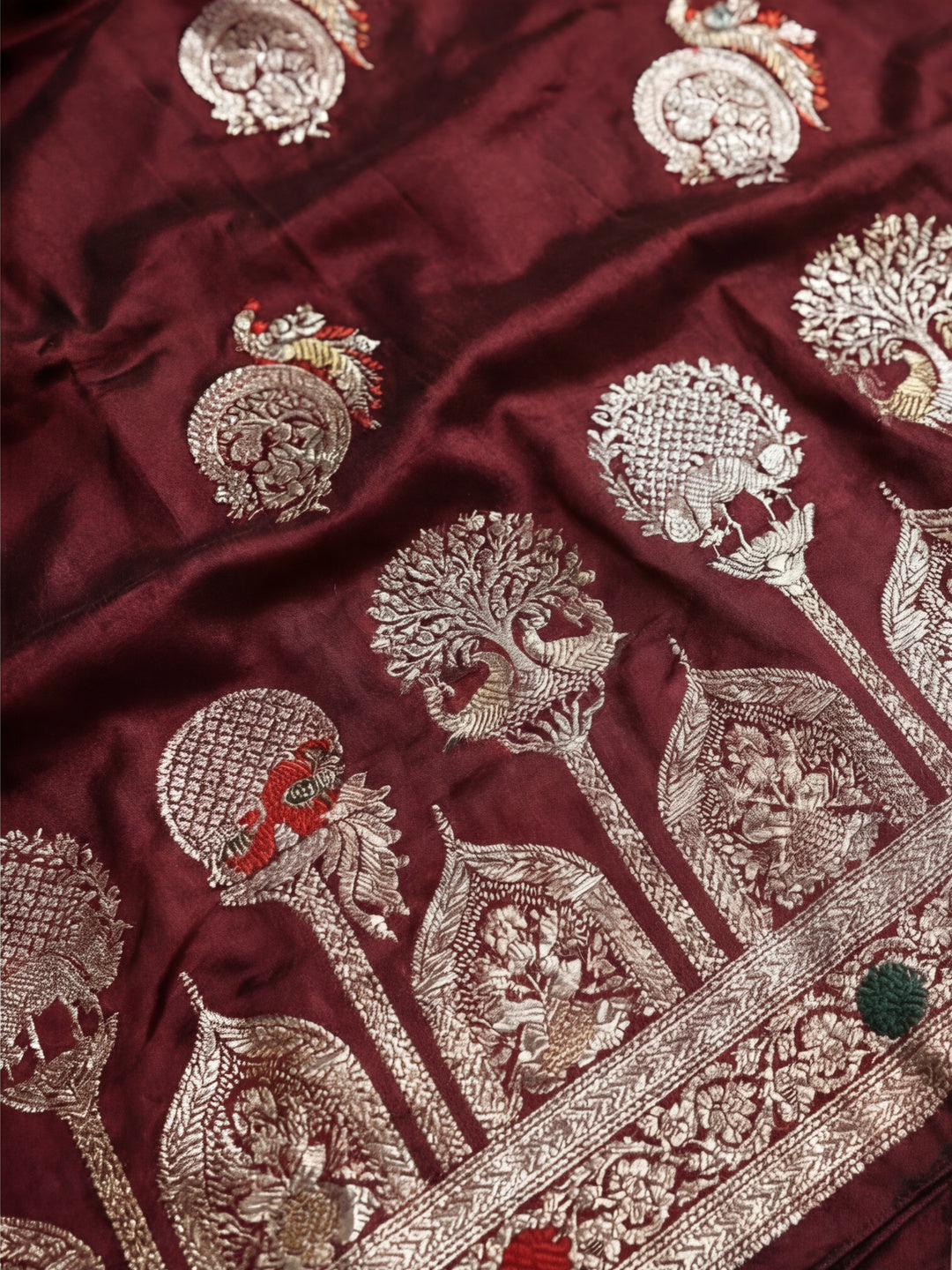 Women's Maroon Jacquard Weaving Work Saree