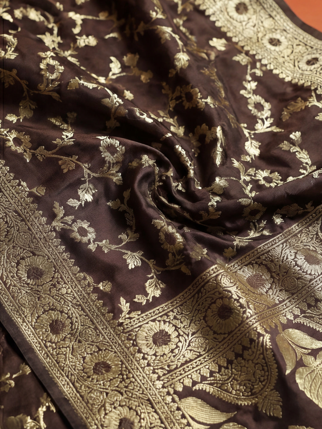 Silk Blend Zari Woven Design Banarasi Saree