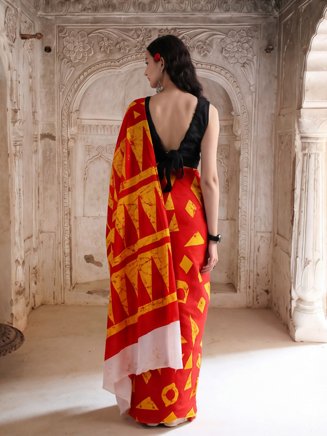 Geometric Printed Pure Cotton Saree With Unstitched Blouse
