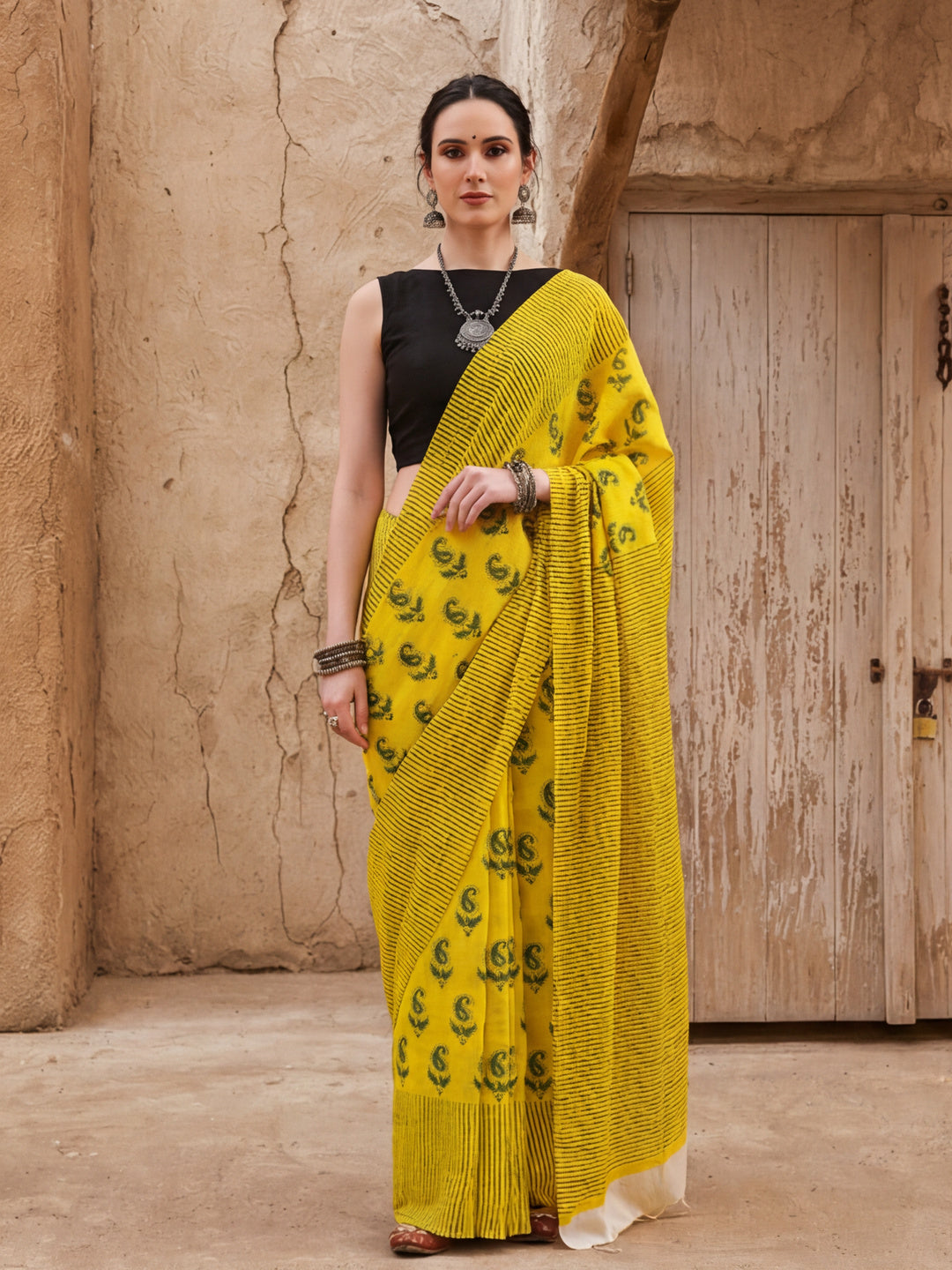 Mulmul Cotton Floral Printed Saree