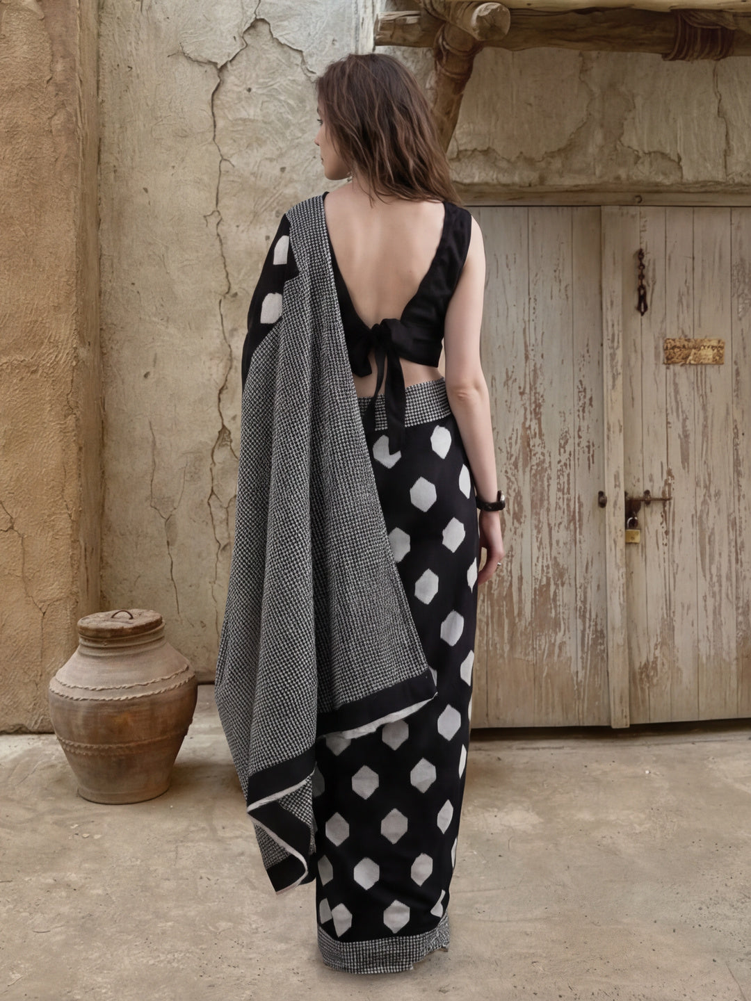 Geometric Printed Pure Cotton Saree With Unstitched Blouse