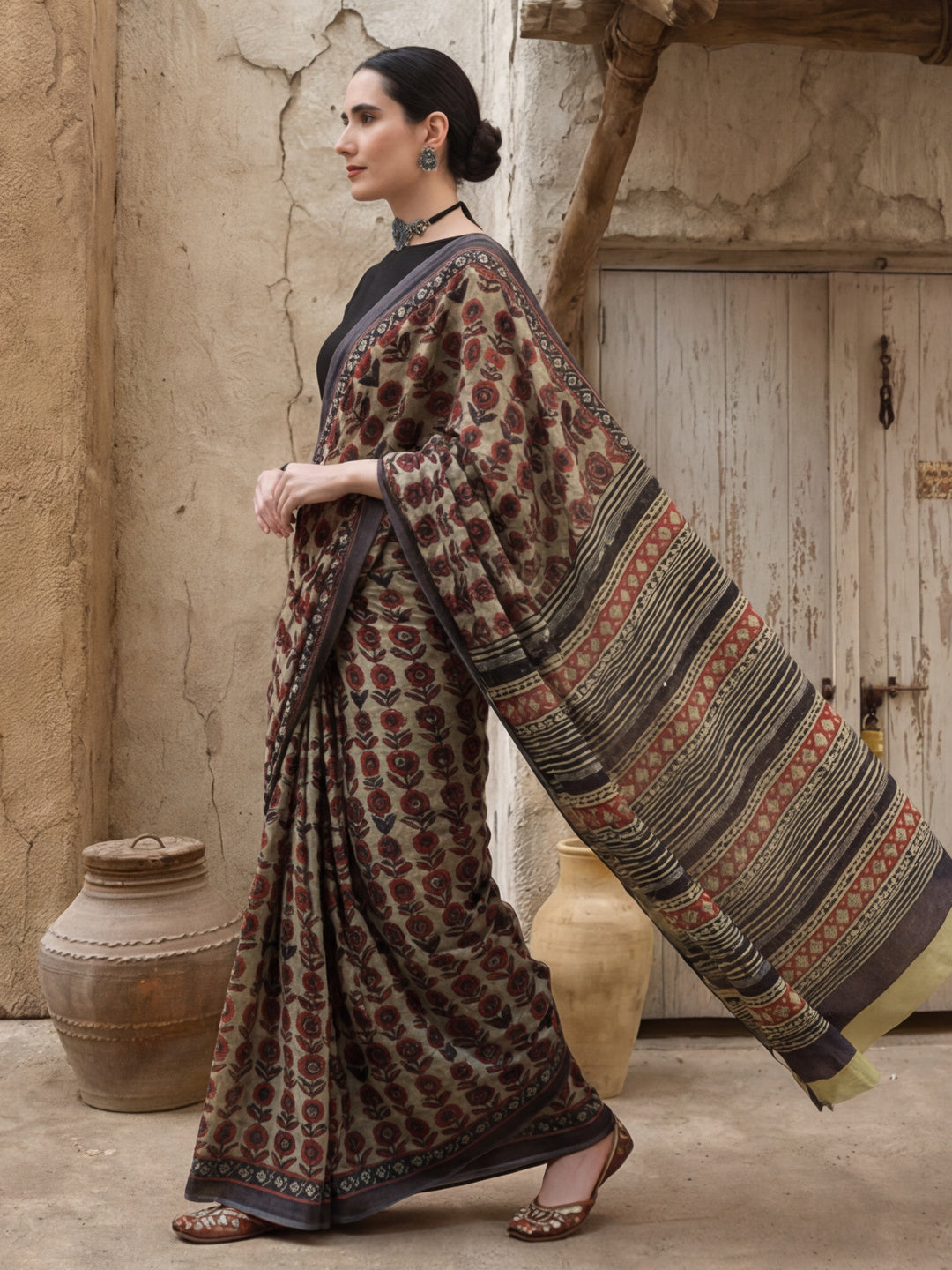 Mulmul Cotton Floral Printed Saree