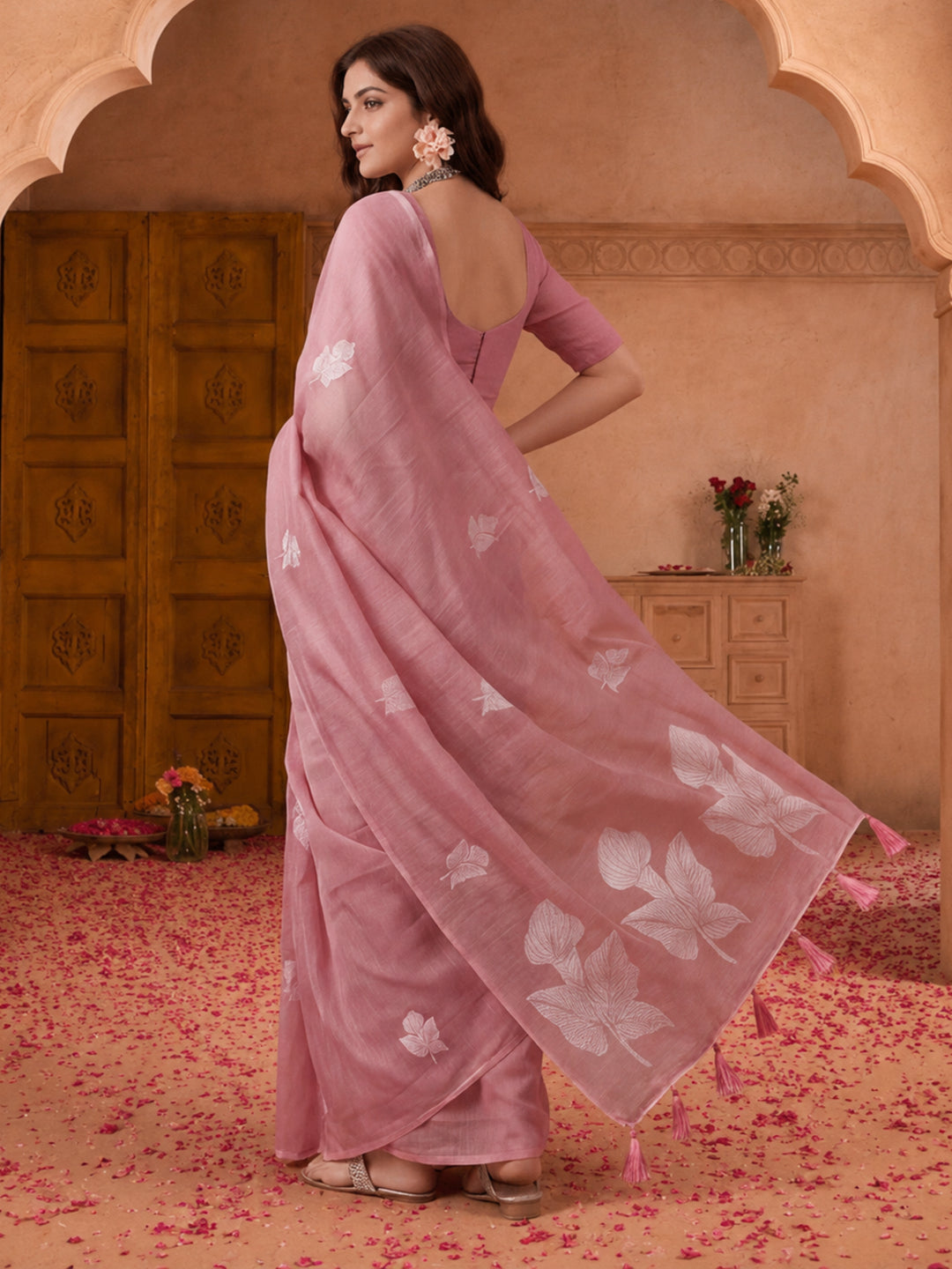 Women Dusty Pink Floral Woven Design Saree with Tassel Detail Pallu