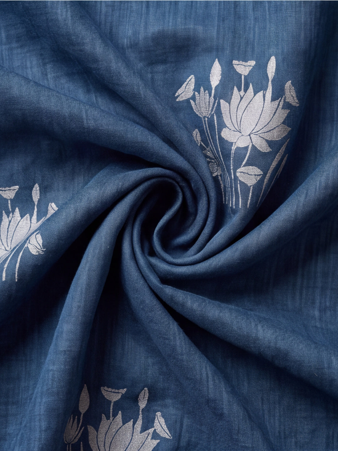 Women Blue Floral Woven Design Saree with Tassel Detail Pallu