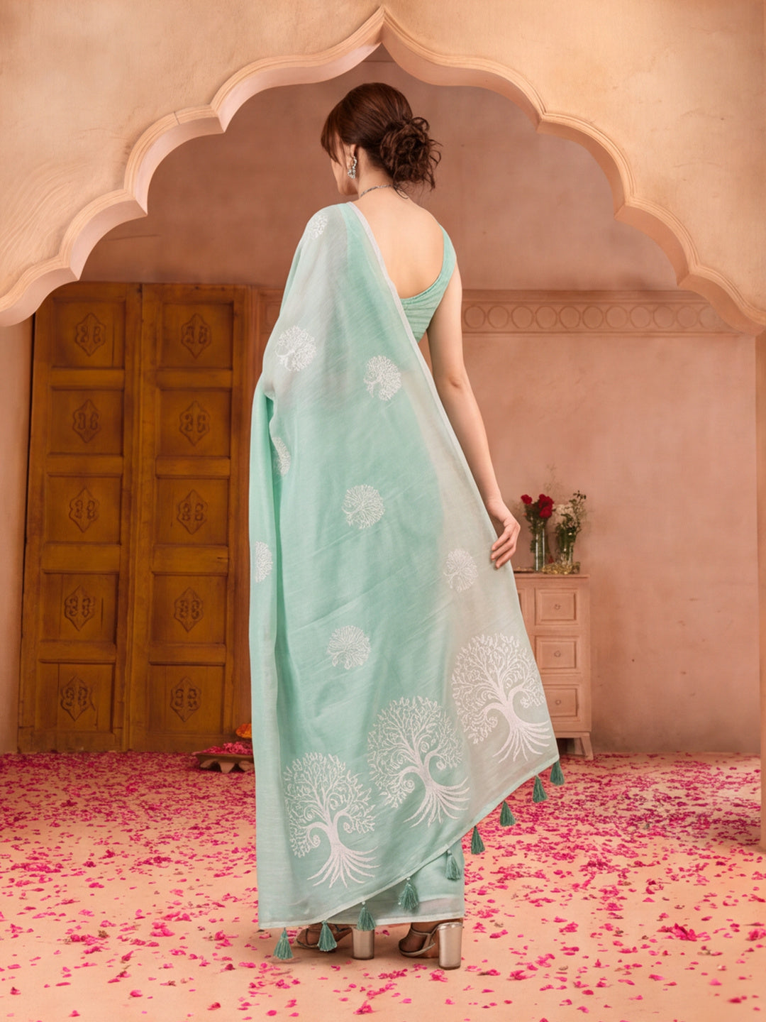 Women Sea Green Ethnic Tree Print Saree with Tassel Pallu and Artistic Design