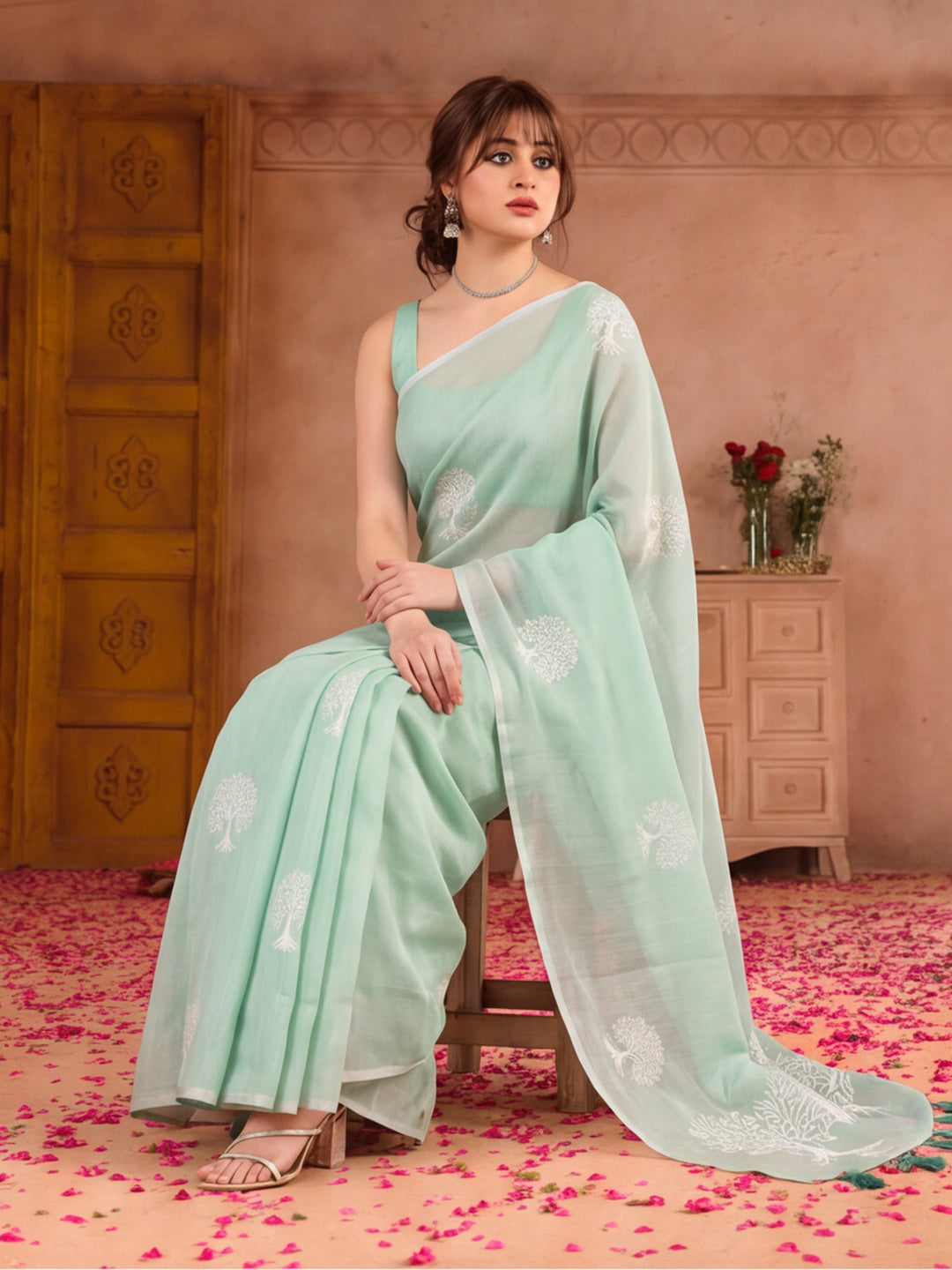 Women Sea Green Ethnic Tree Print Saree with Tassel Pallu and Artistic Design